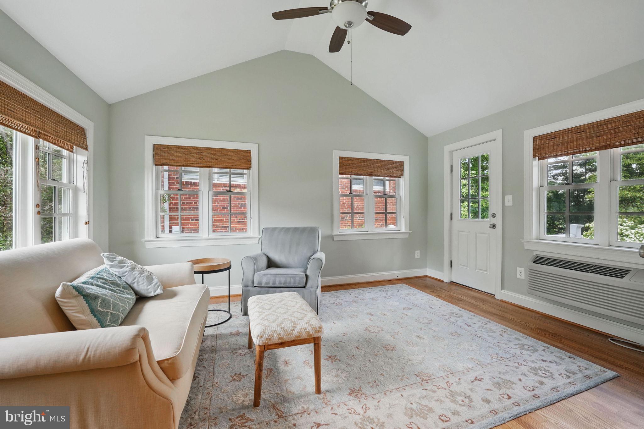 DOVER BALMORAL RIVERWOOD - Residential