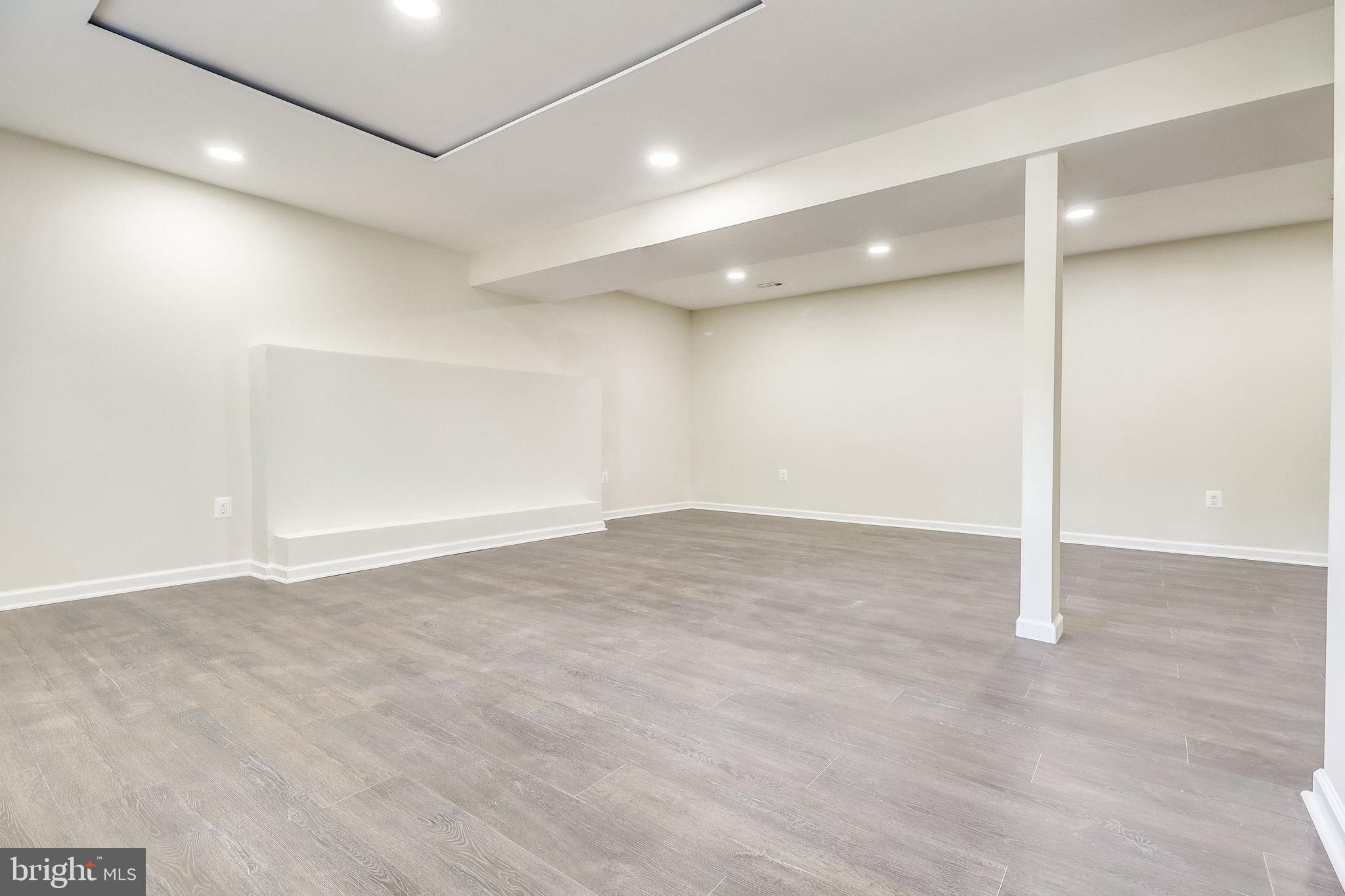 WARBURTON MANOR - Residential