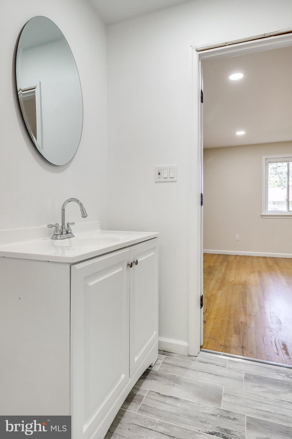 WARBURTON MANOR - Residential