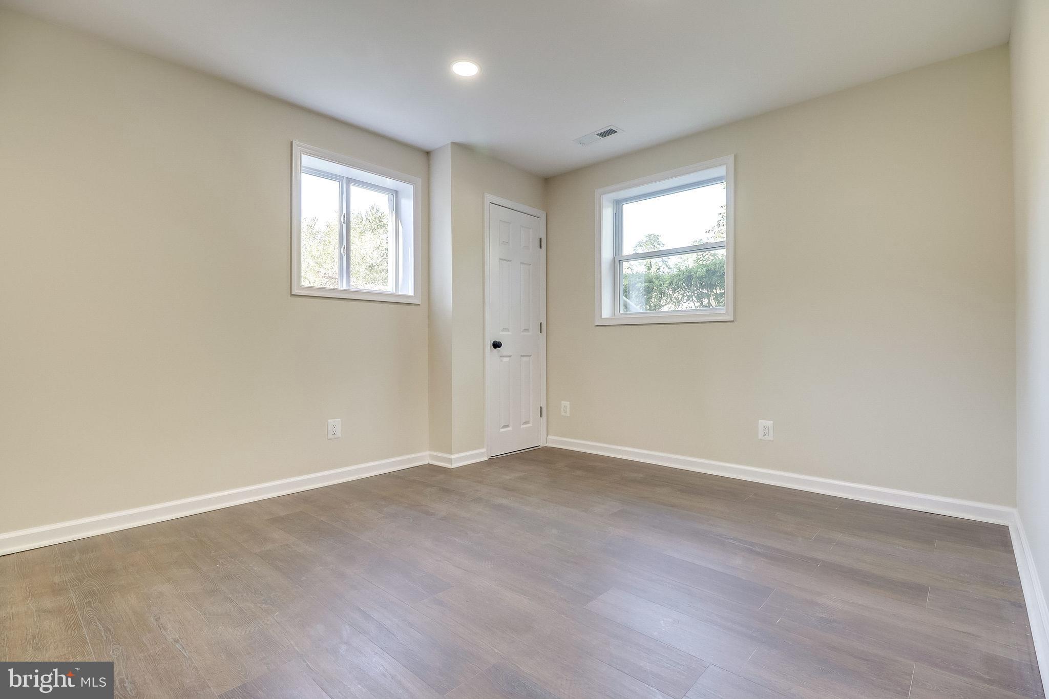 WARBURTON MANOR - Residential