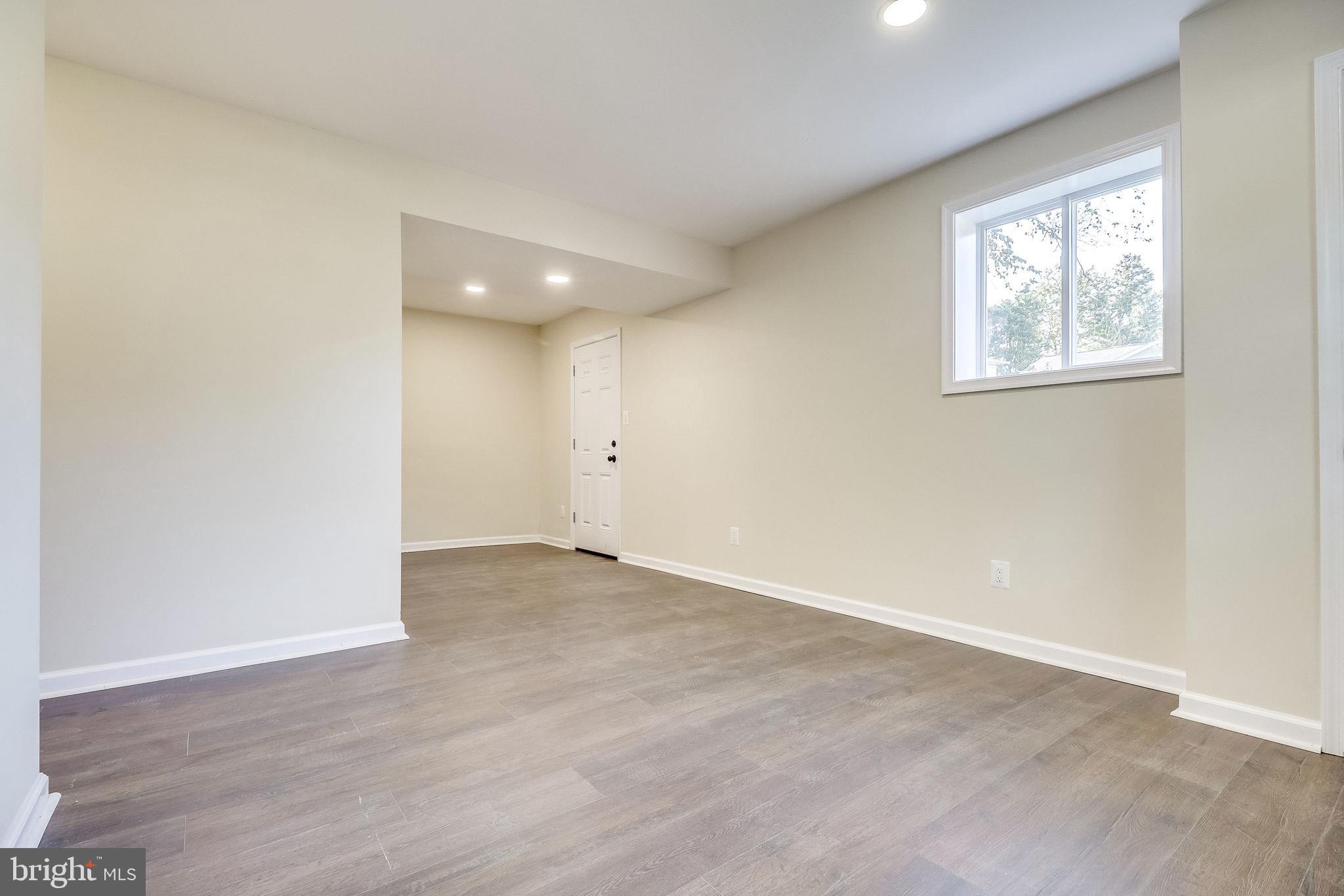 WARBURTON MANOR - Residential