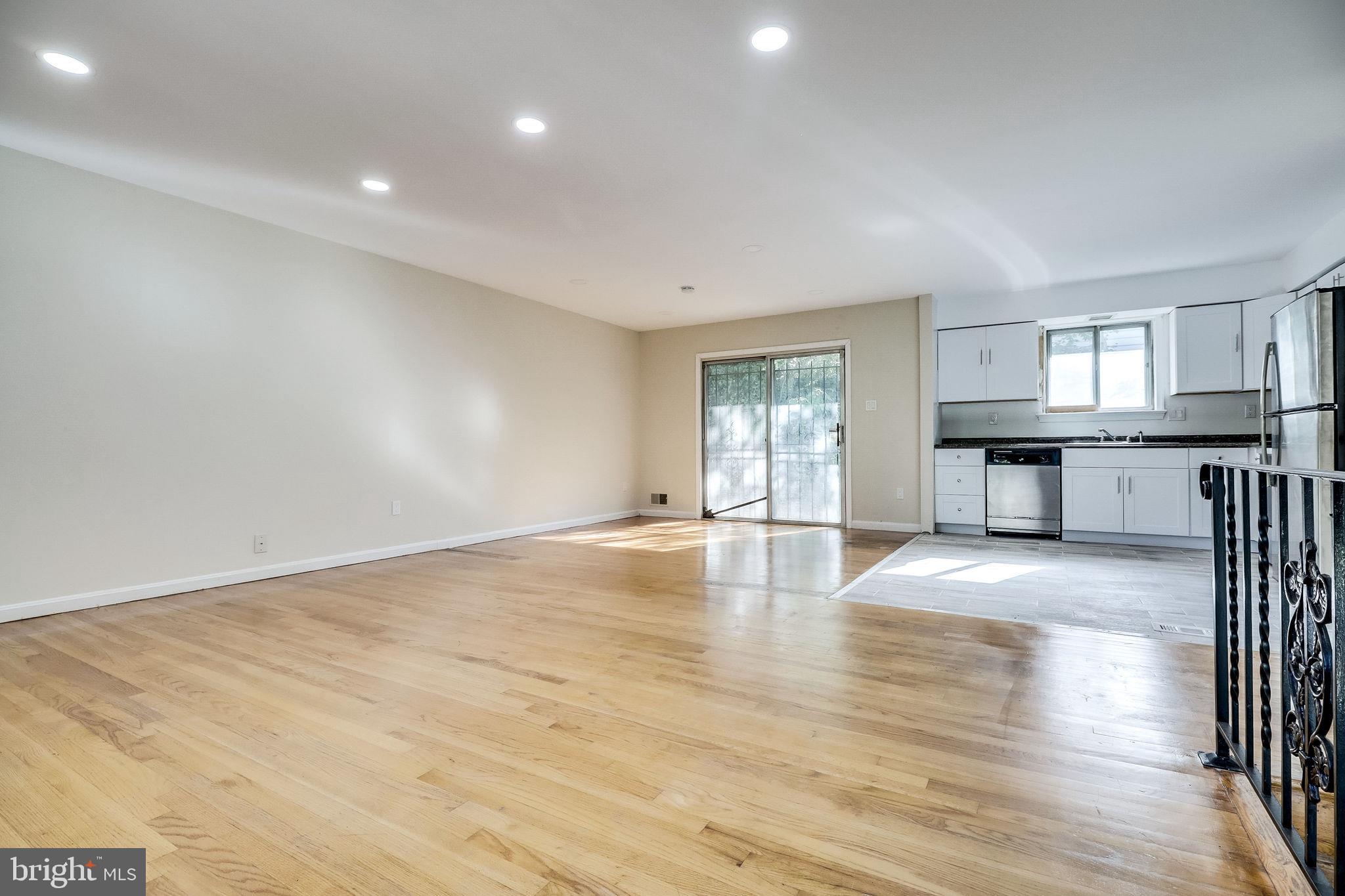 WARBURTON MANOR - Residential