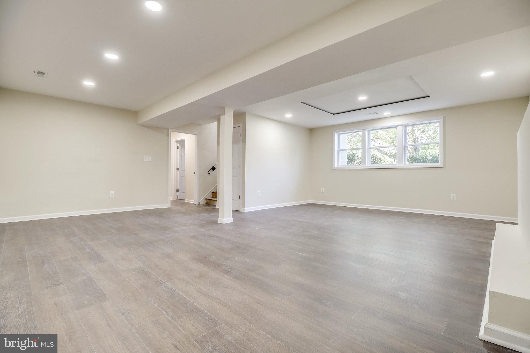 WARBURTON MANOR - Residential