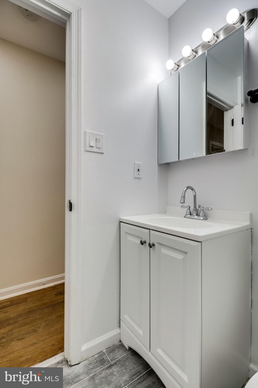 WARBURTON MANOR - Residential