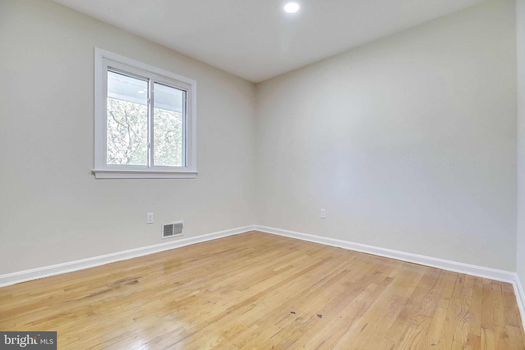 WARBURTON MANOR - Residential