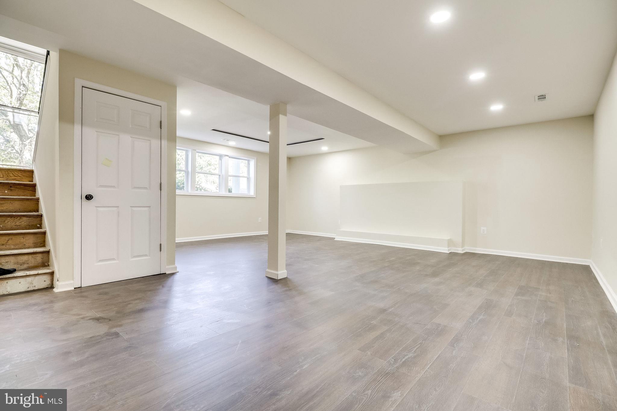 WARBURTON MANOR - Residential