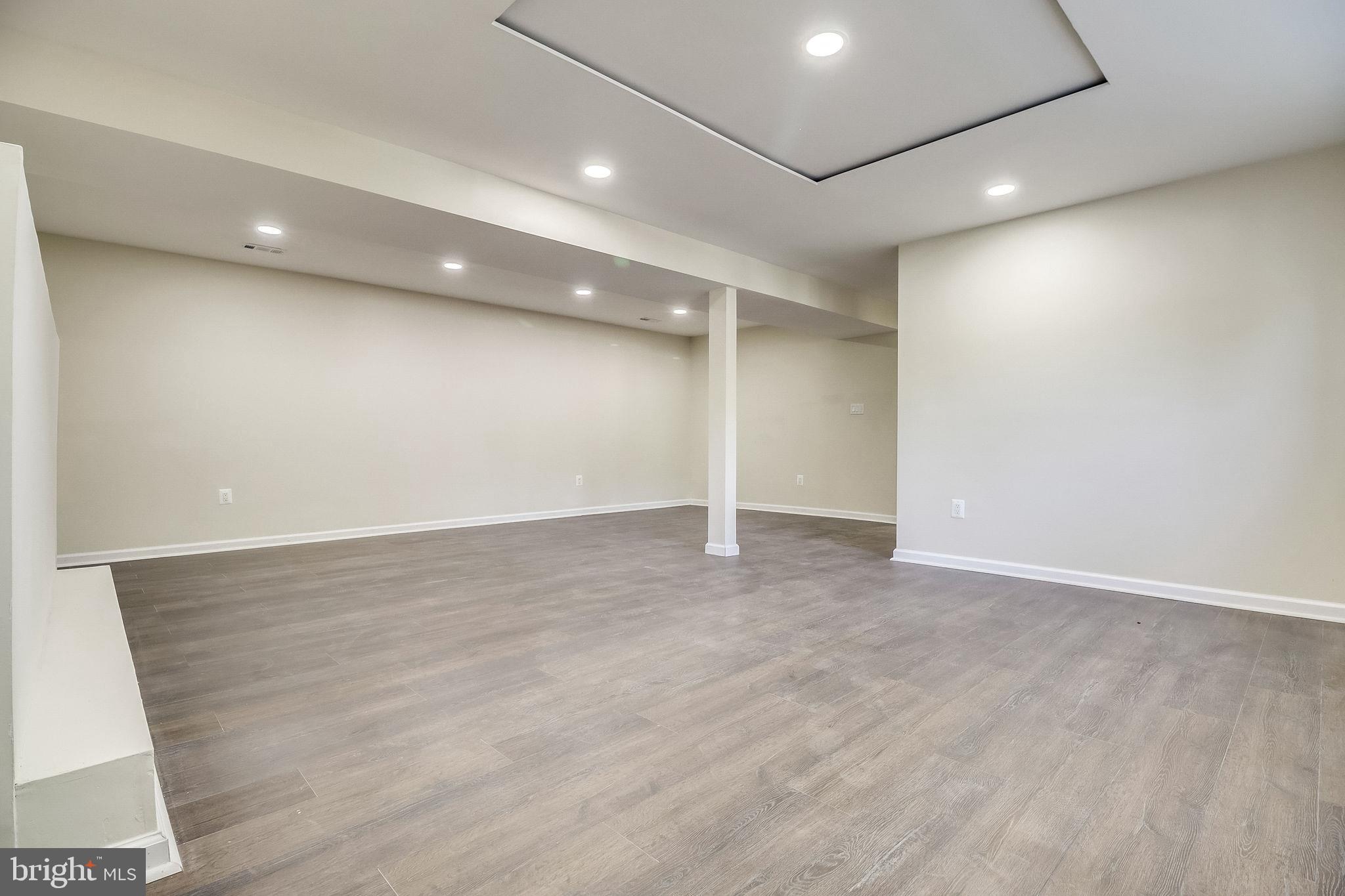 WARBURTON MANOR - Residential