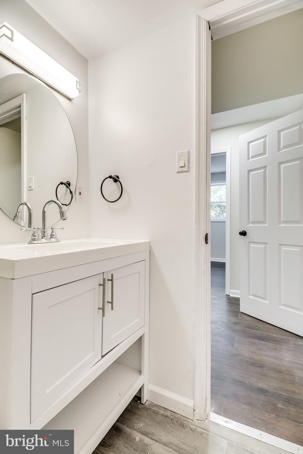 WARBURTON MANOR - Residential