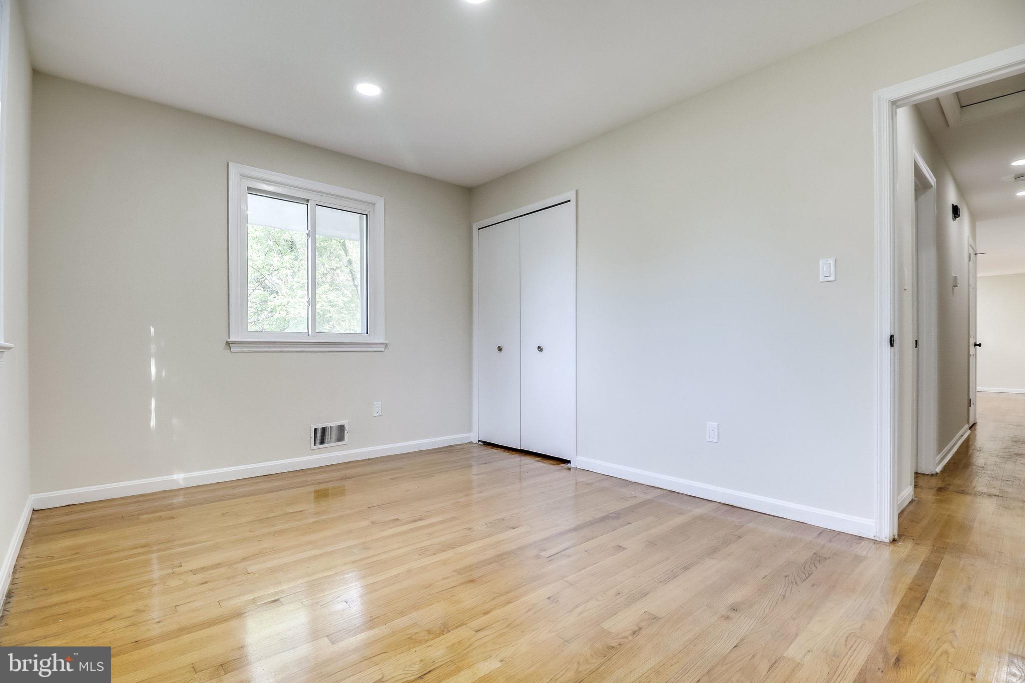 WARBURTON MANOR - Residential