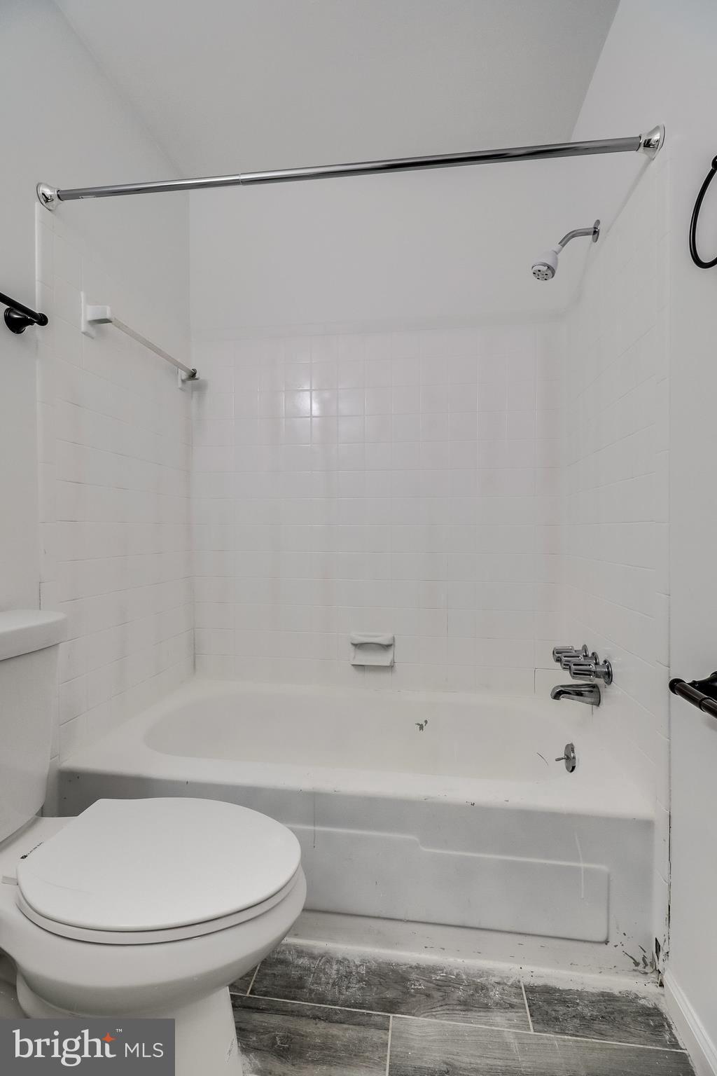 WARBURTON MANOR - Residential