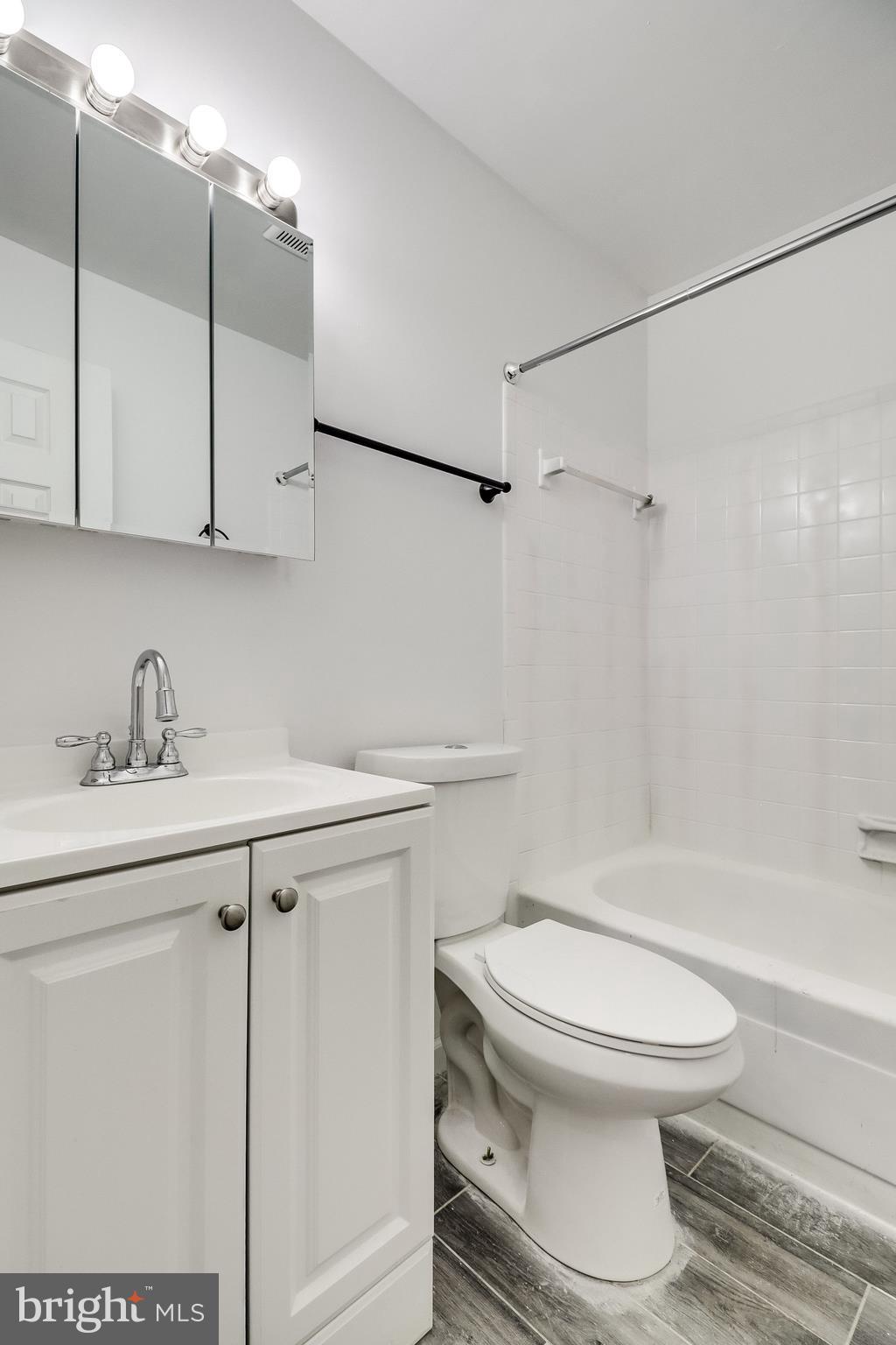 WARBURTON MANOR - Residential