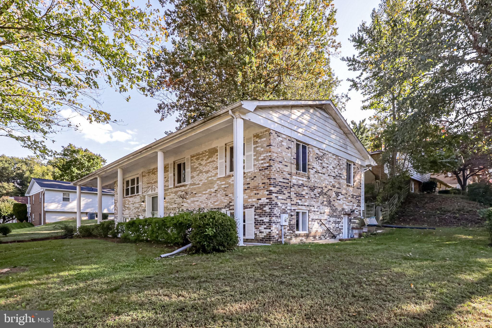 WARBURTON MANOR - Residential