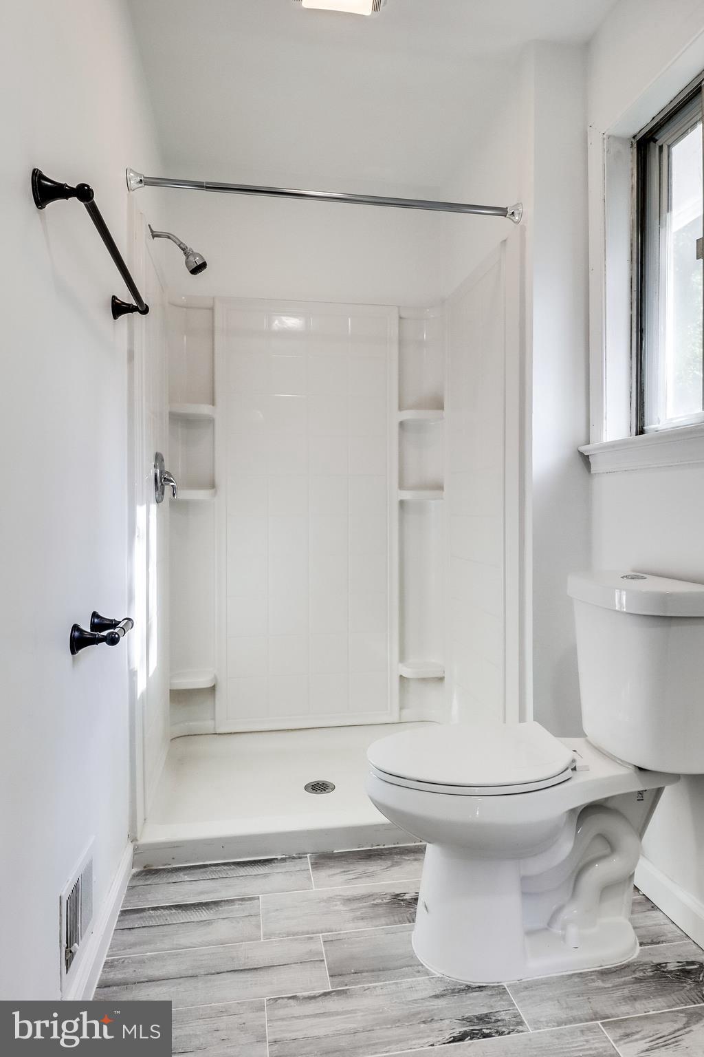 WARBURTON MANOR - Residential