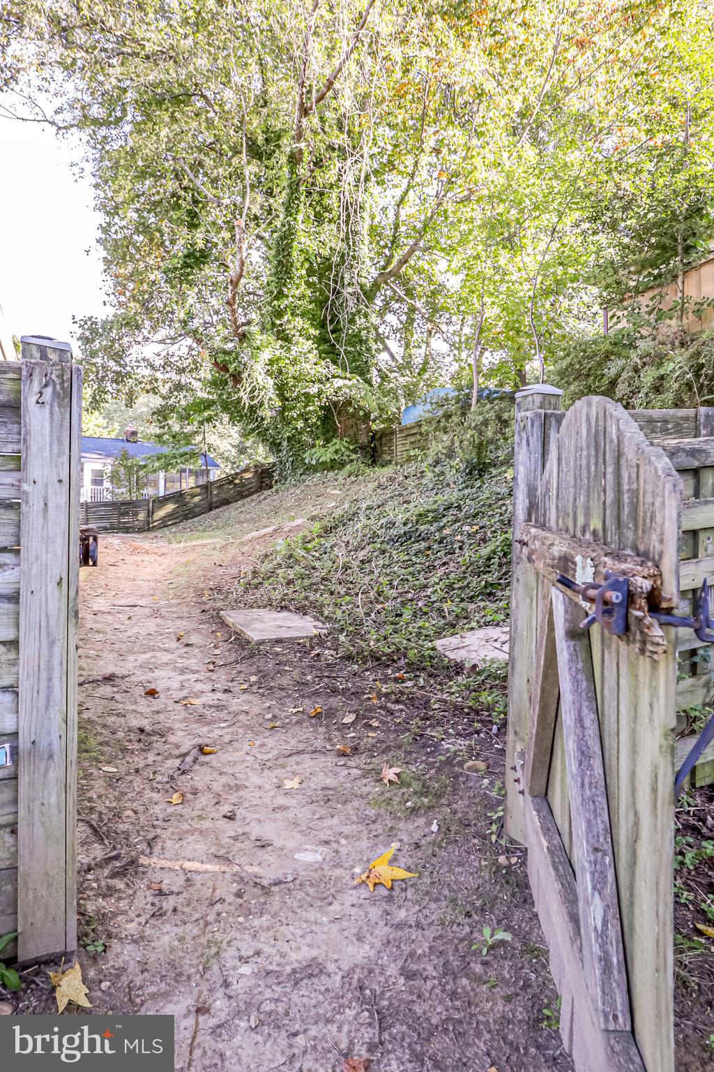 WARBURTON MANOR - Residential