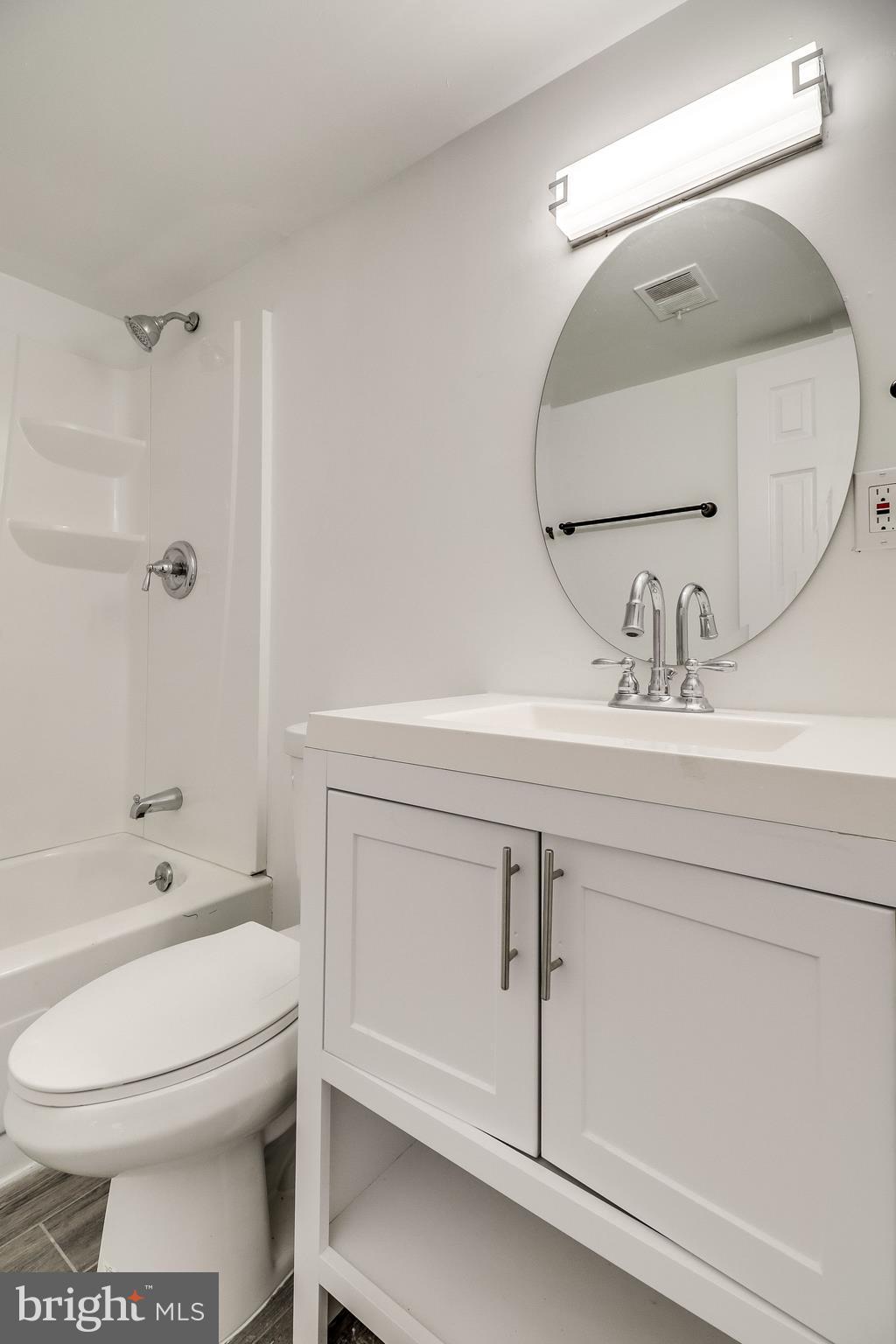 WARBURTON MANOR - Residential