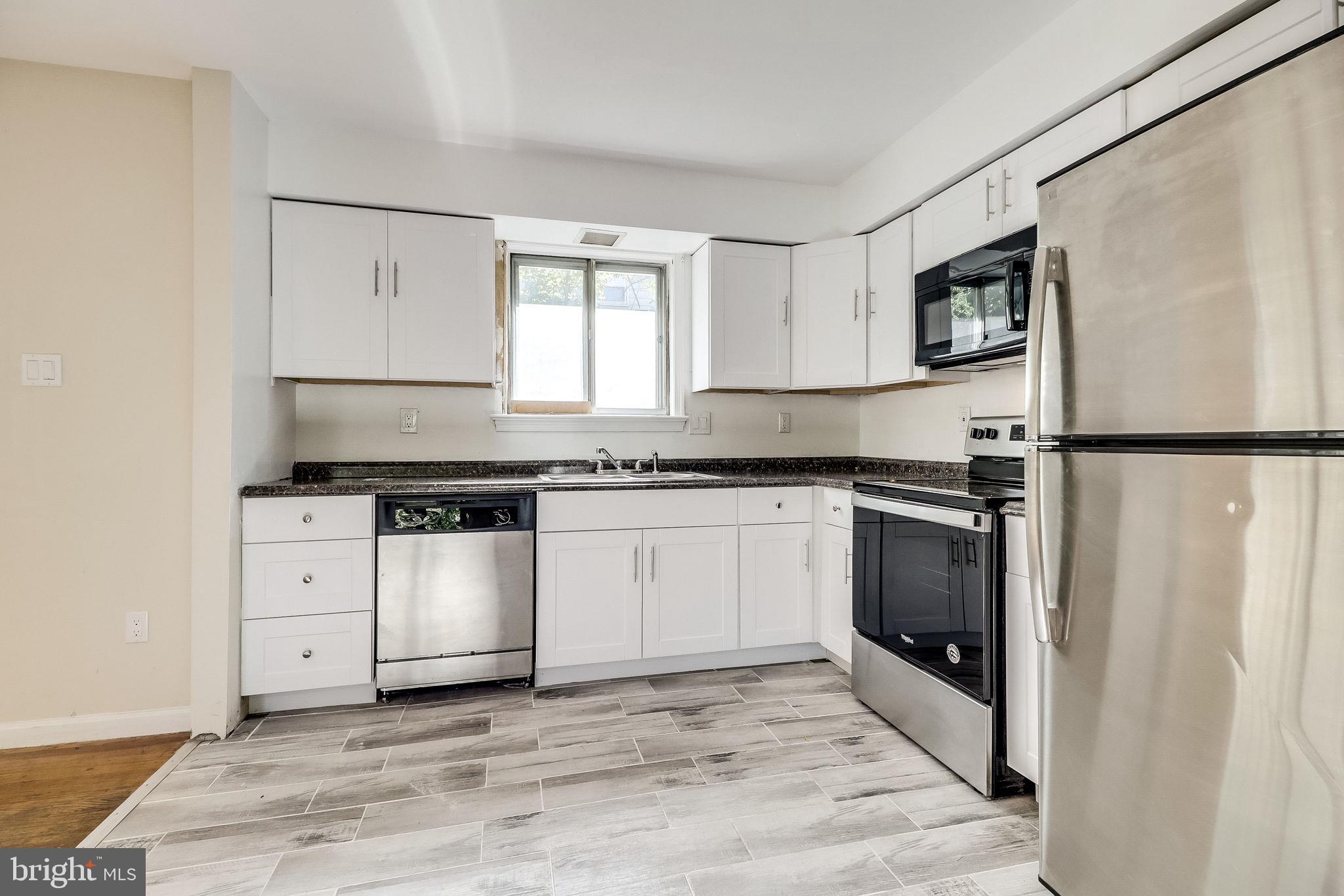 WARBURTON MANOR - Residential