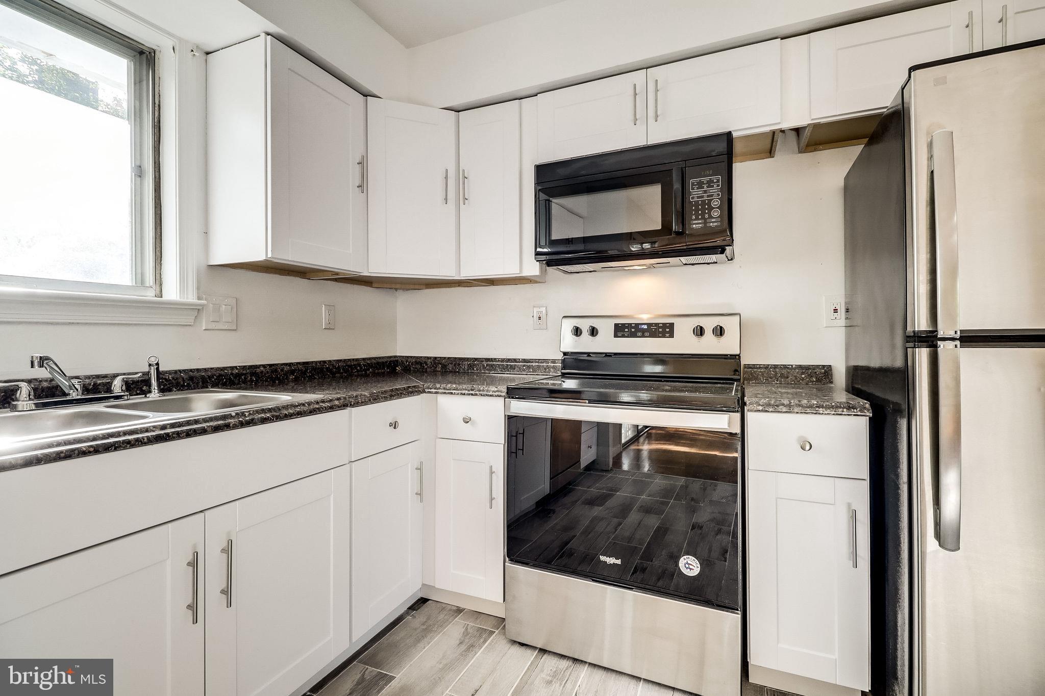 WARBURTON MANOR - Residential