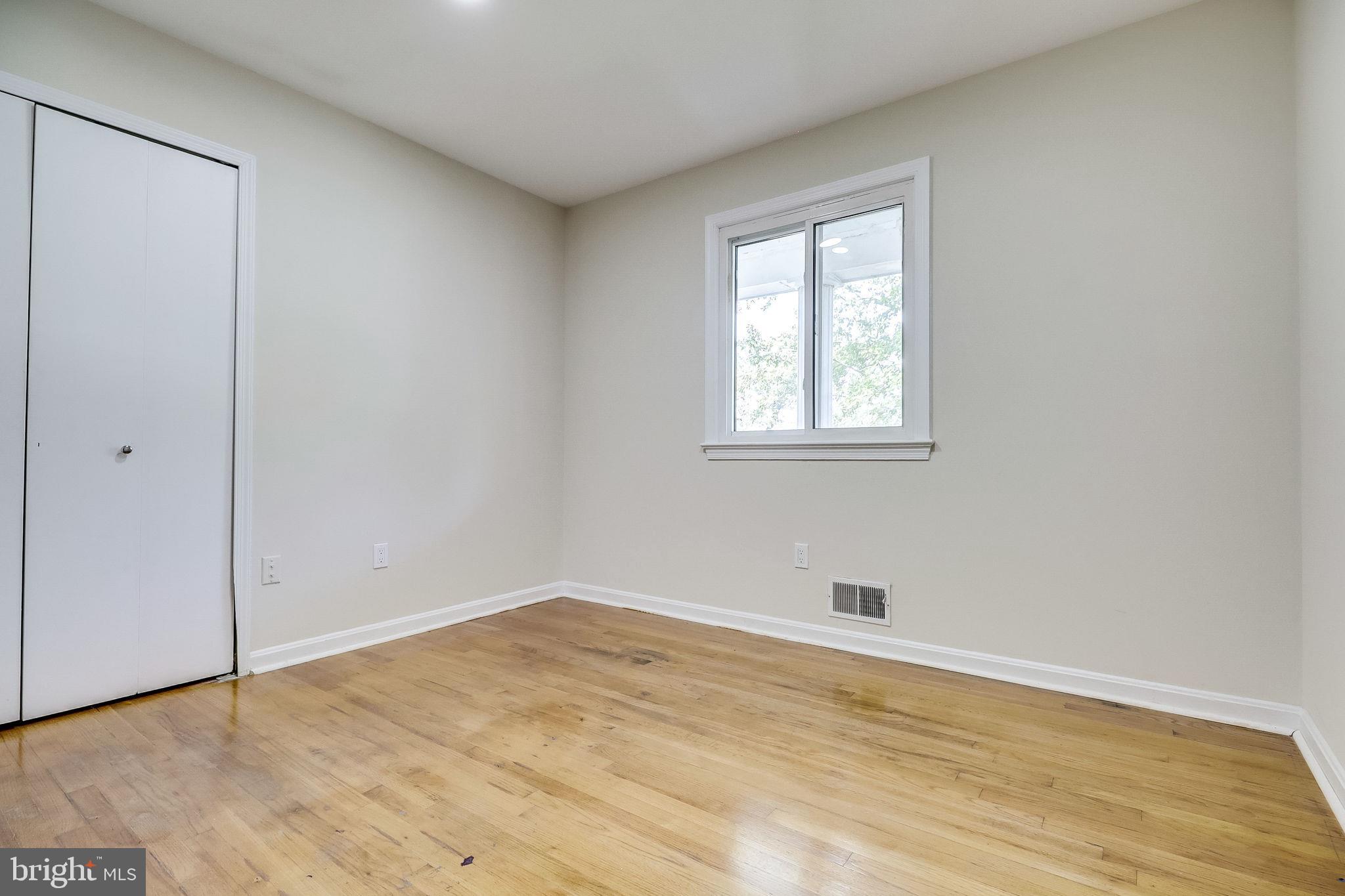 WARBURTON MANOR - Residential