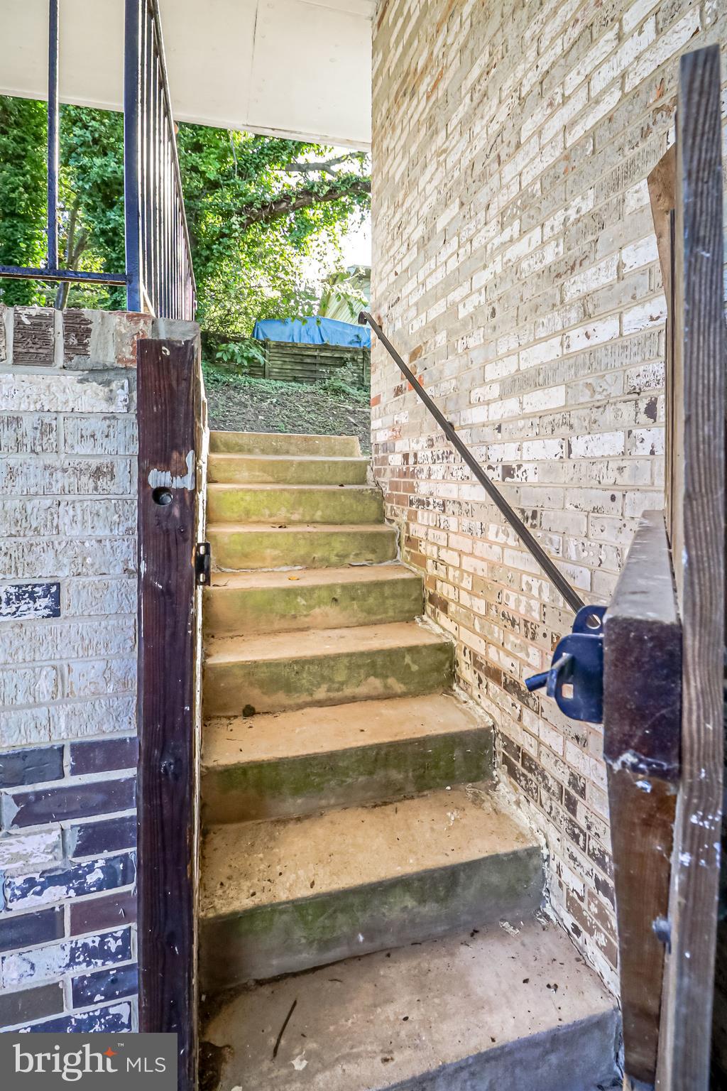 WARBURTON MANOR - Residential