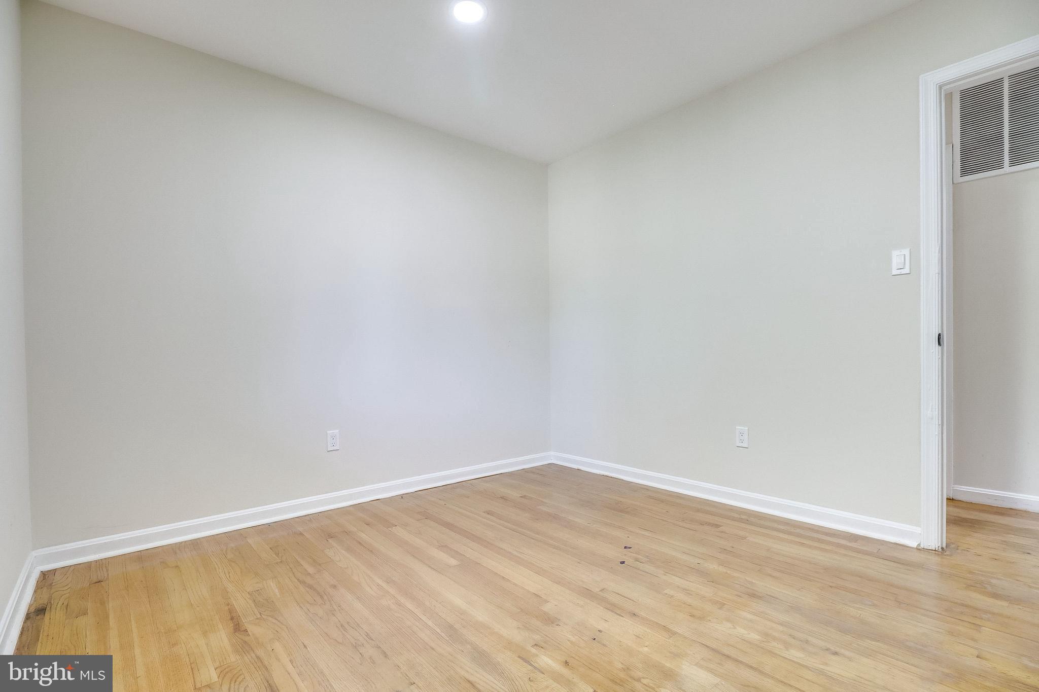 WARBURTON MANOR - Residential