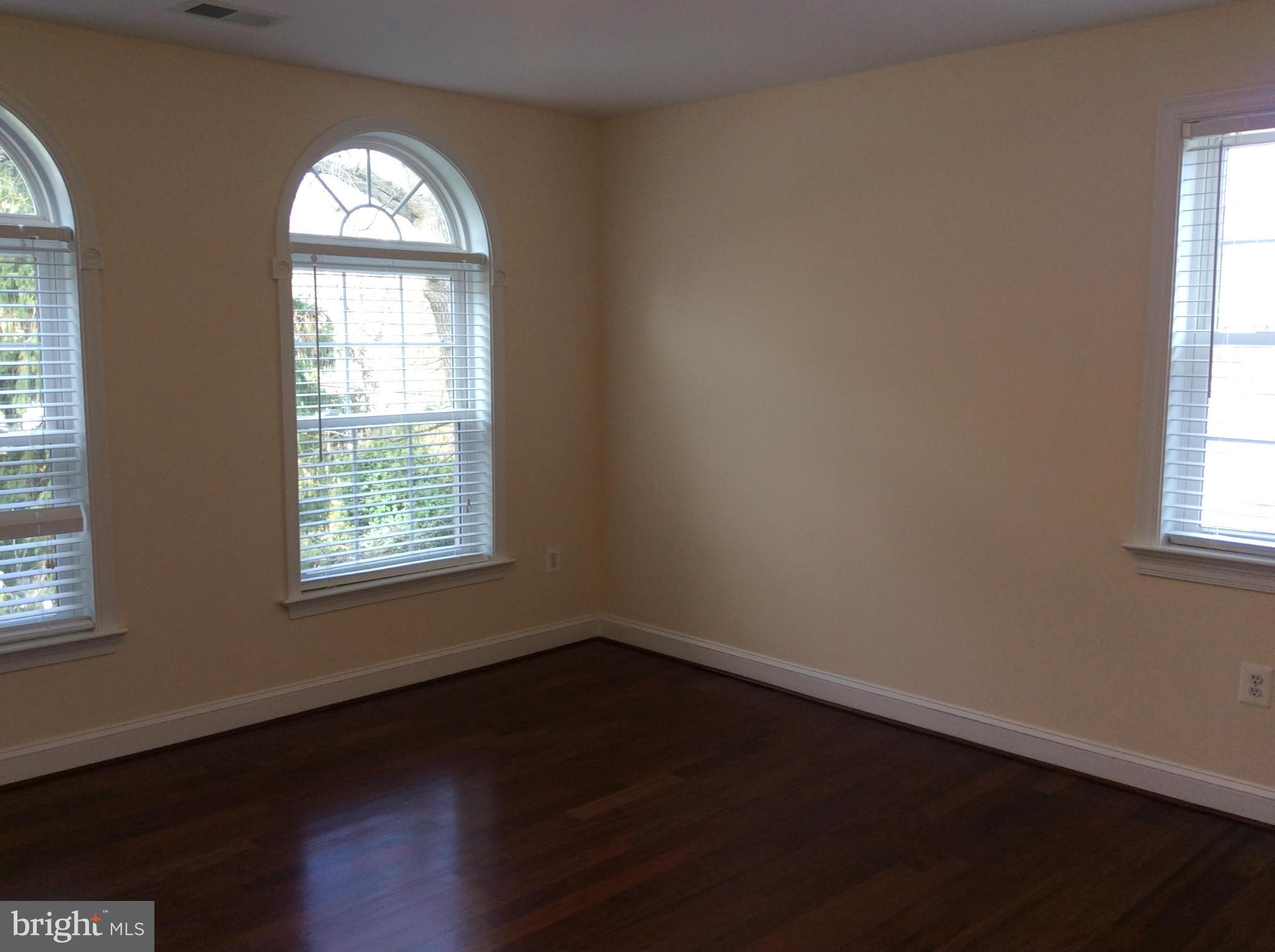 COLUMBIA OAKS - Residential