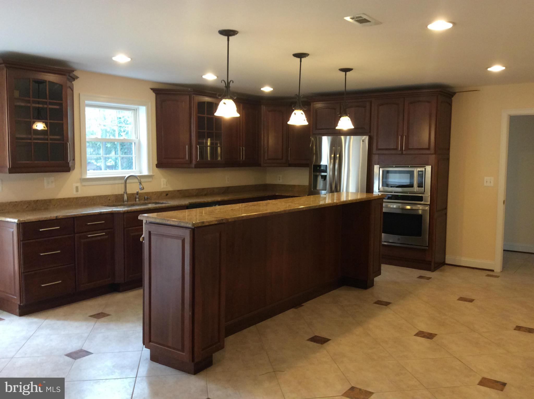 COLUMBIA OAKS - Residential