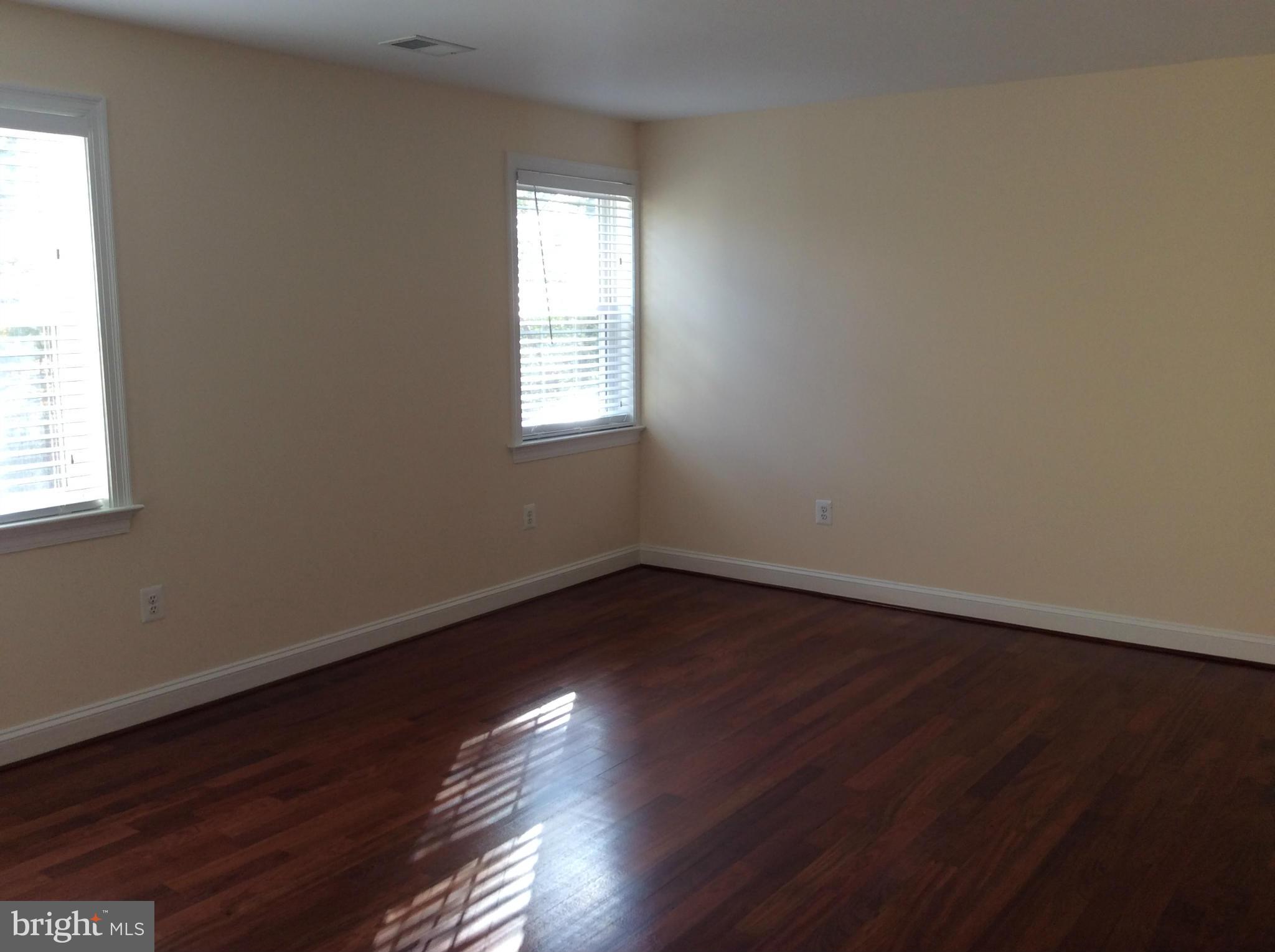 COLUMBIA OAKS - Residential