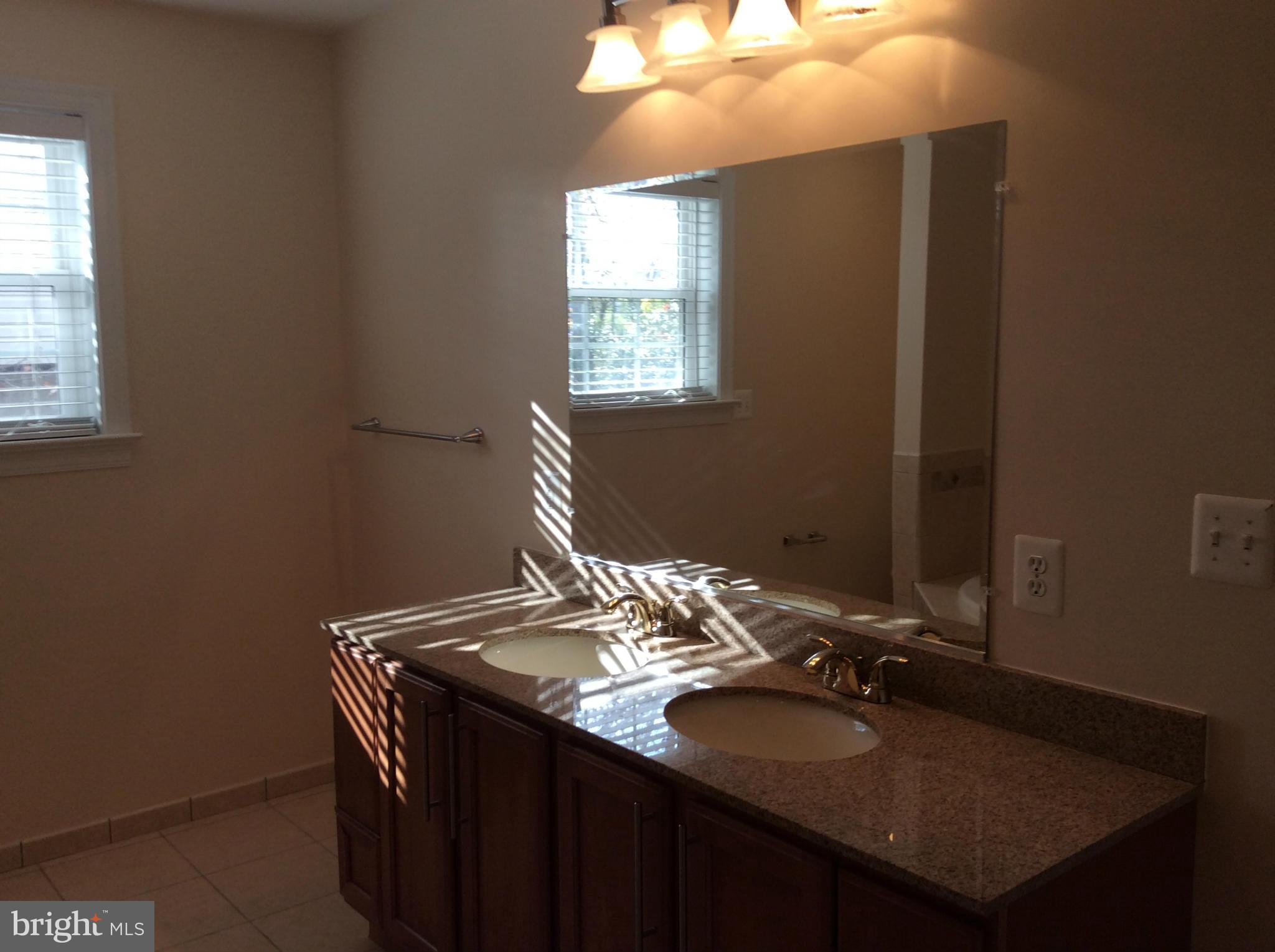 COLUMBIA OAKS - Residential