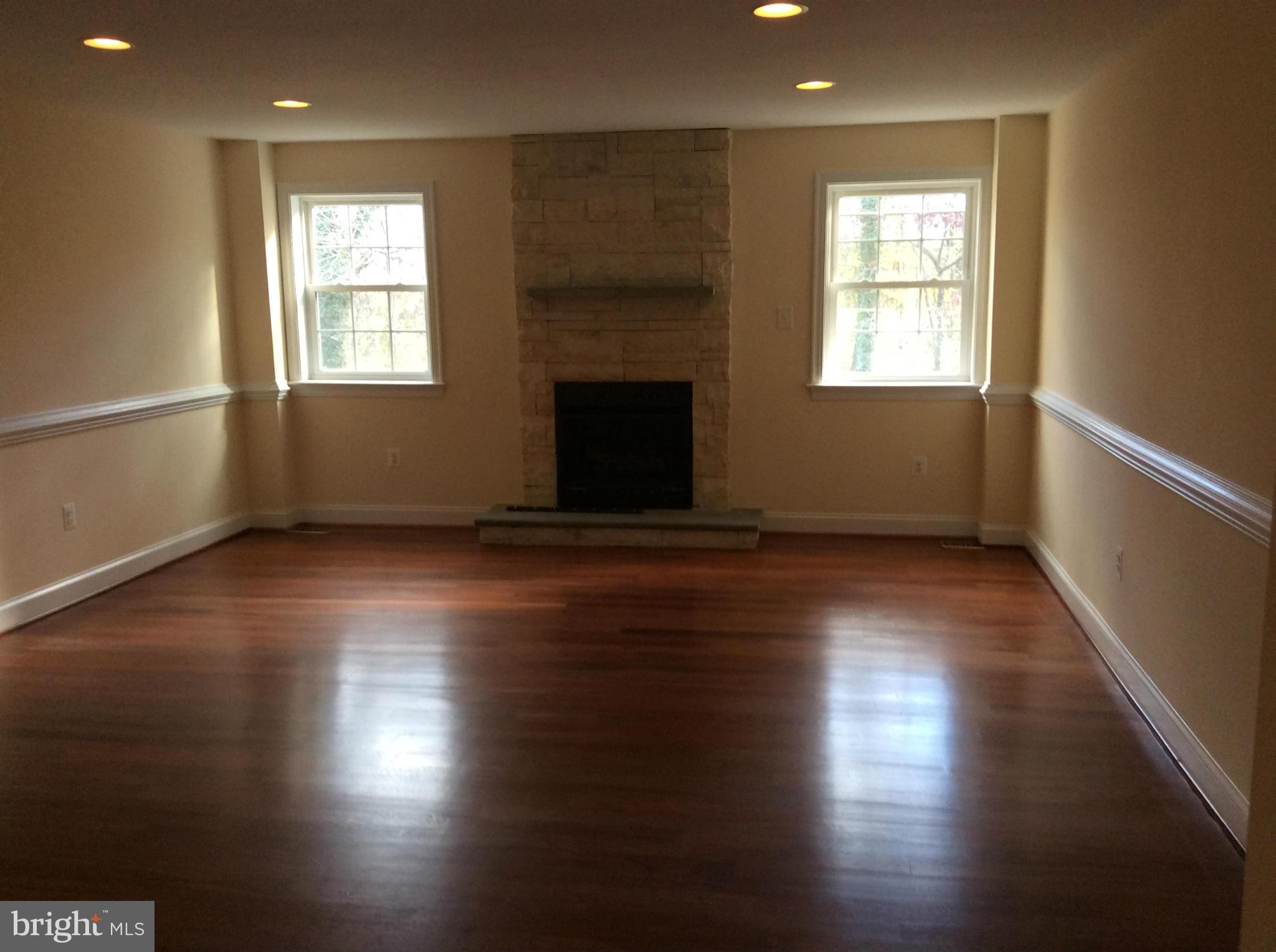 COLUMBIA OAKS - Residential