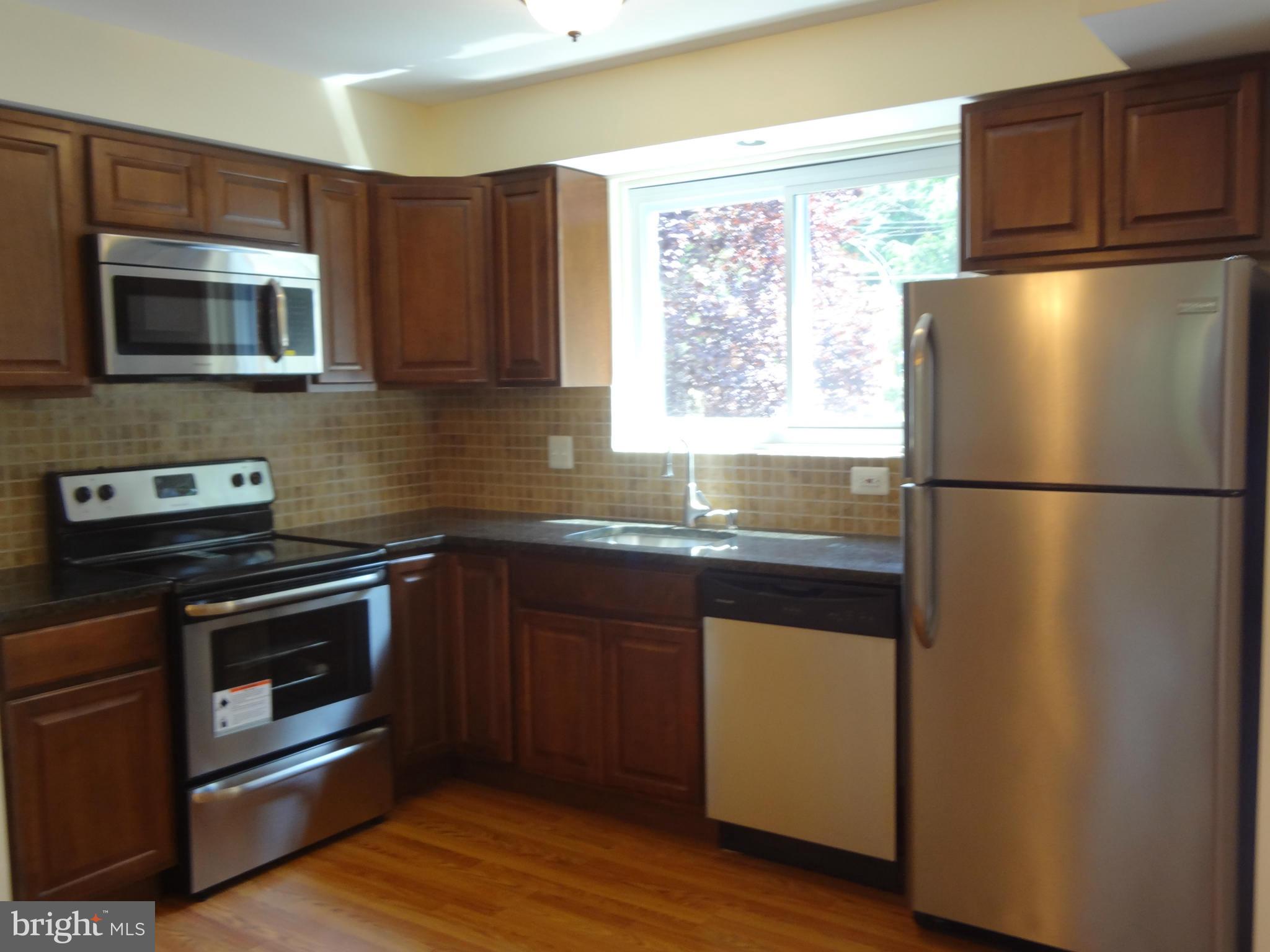 GLASSMANOR - Residential