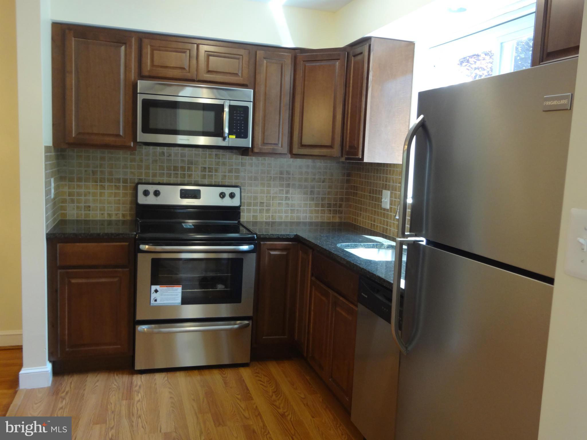 GLASSMANOR - Residential