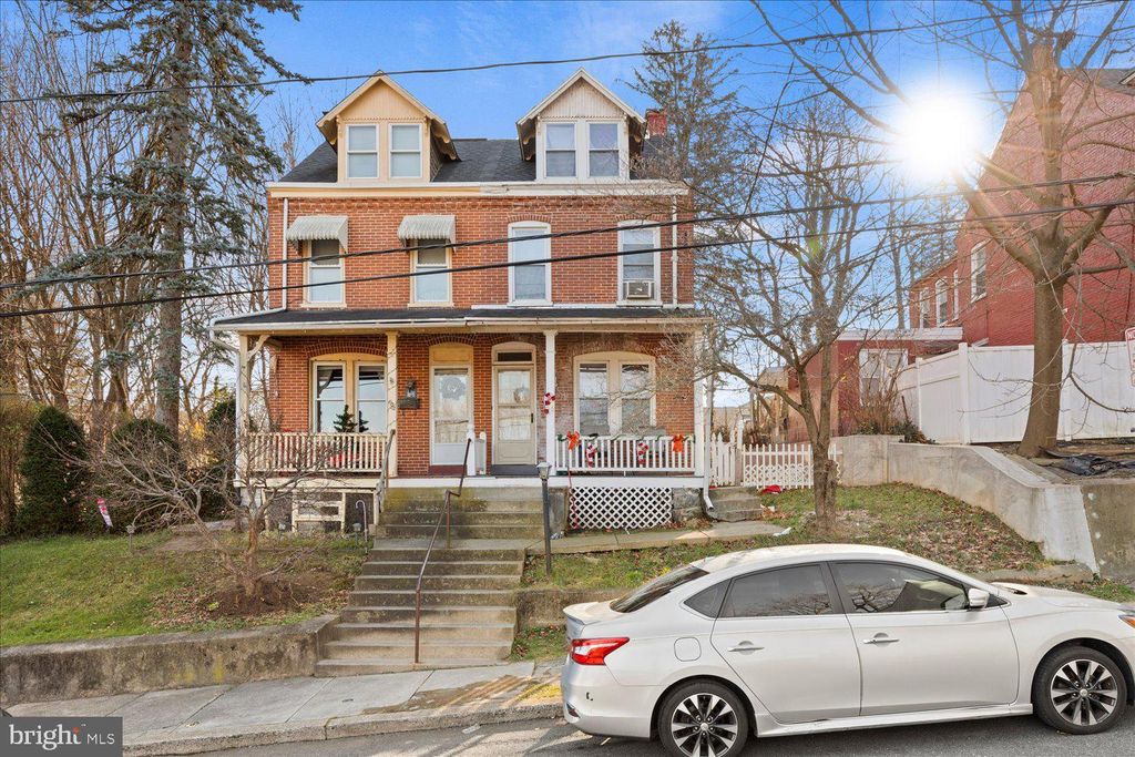 Photo of 646 Fremont Street, Lancaster, PA 17603 (MLS # PALA2044750)