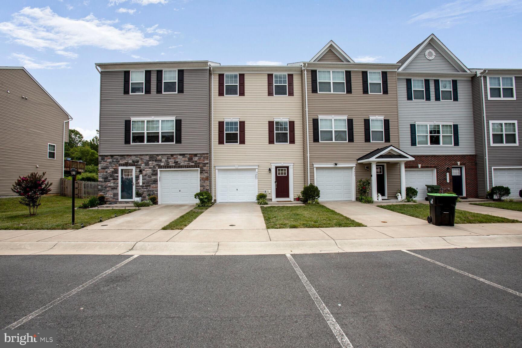Welcome to this beautiful 4Br, 2Fb, 2Hb, 3-level townhome located in the desirable Mallard Landing community. This home offers a spacious and open floor plan with hardwood floors on the main level, a cozy fireplace, and ceiling fans for added comfort. The kitchen is a chef’s delight with stainless steel appliances, quartz countertops, and ample cabinetry. Enjoy outdoor living on the private deck and in the fenced backyard. Pets allowed on a case by case. No smoking allowed. Immediately available to occupy.