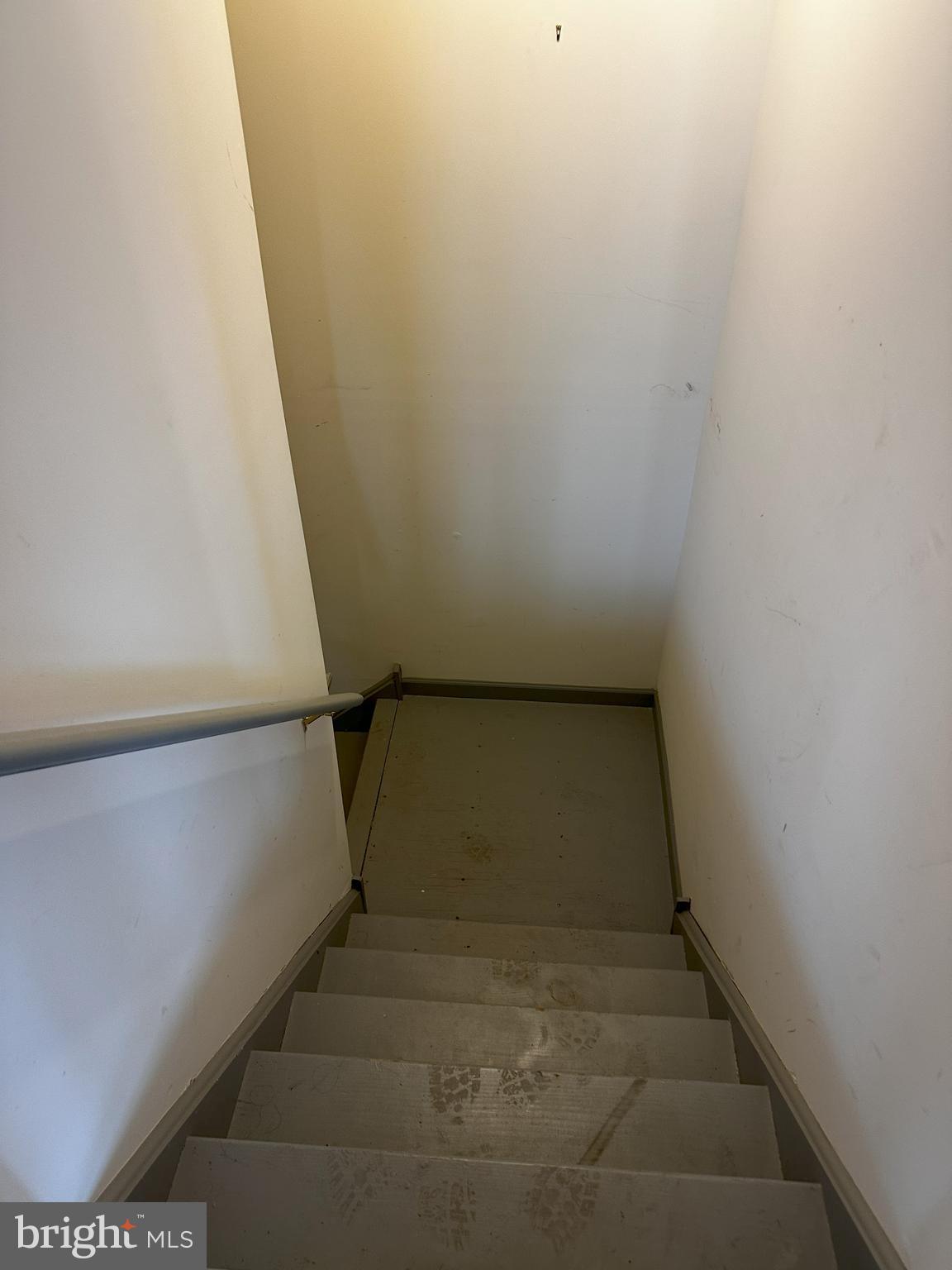 WHITELAND WOODS - Residential Lease