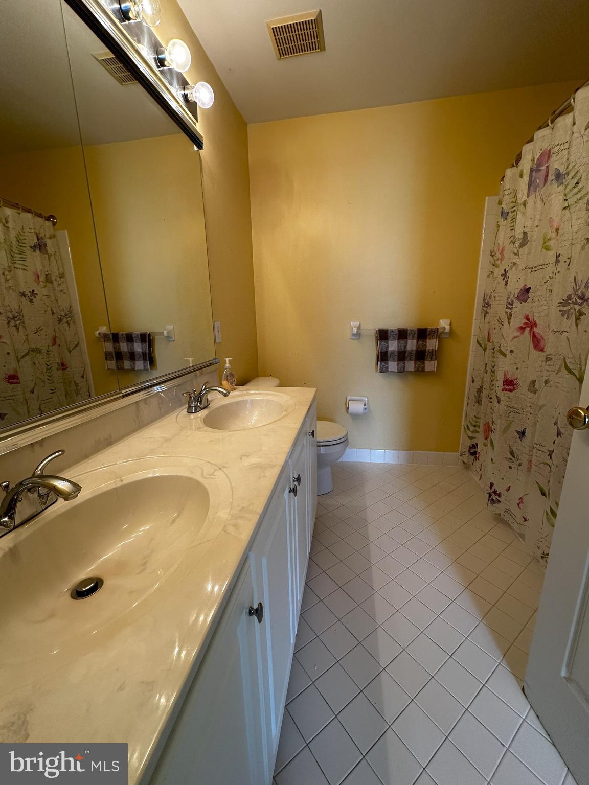 WHITELAND WOODS - Residential Lease