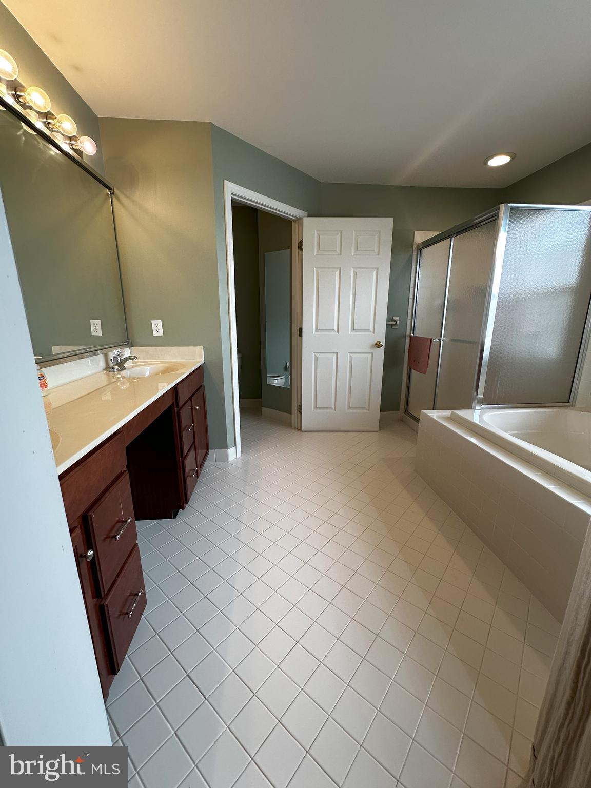 WHITELAND WOODS - Residential Lease