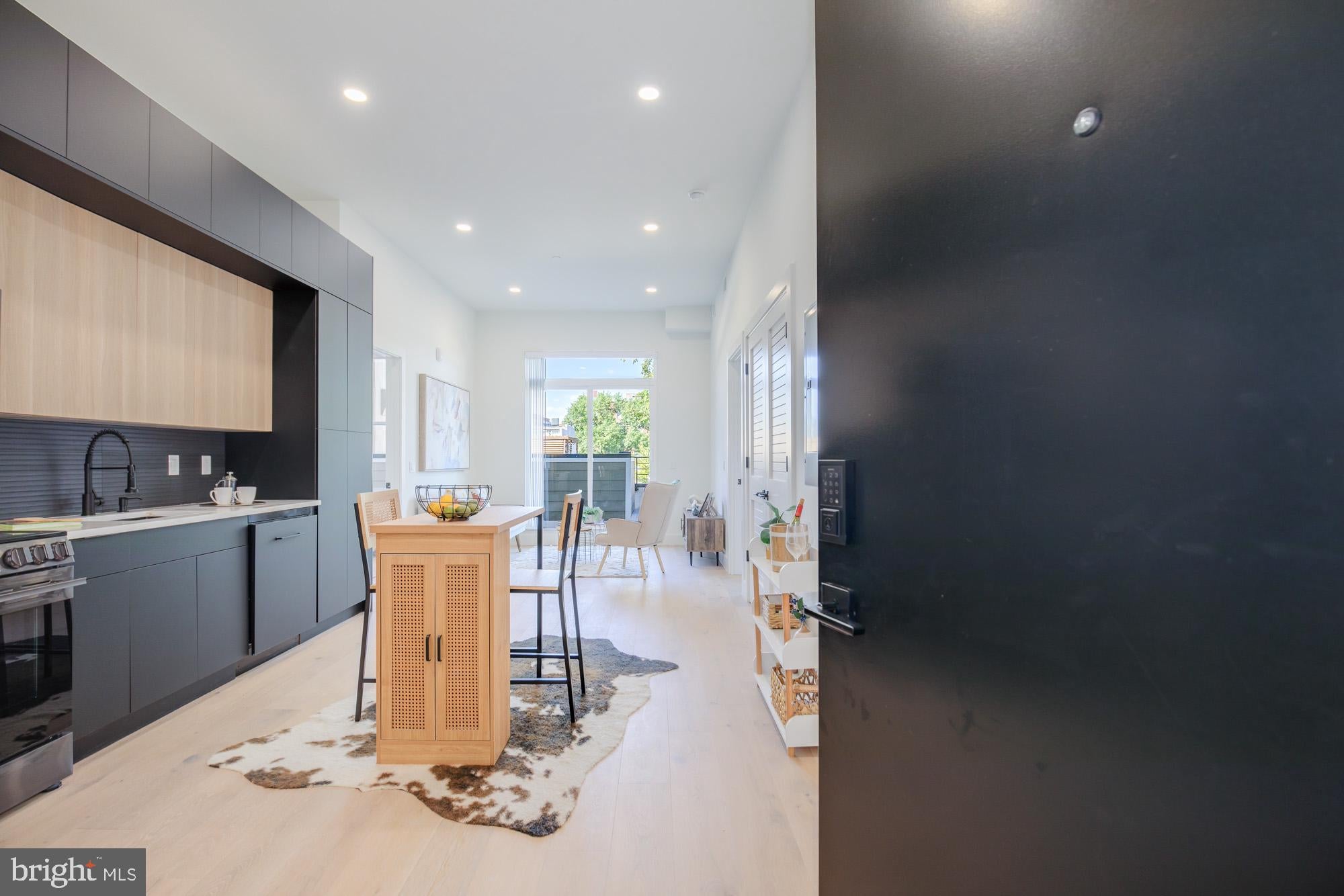 901 3RD STREET NE 302