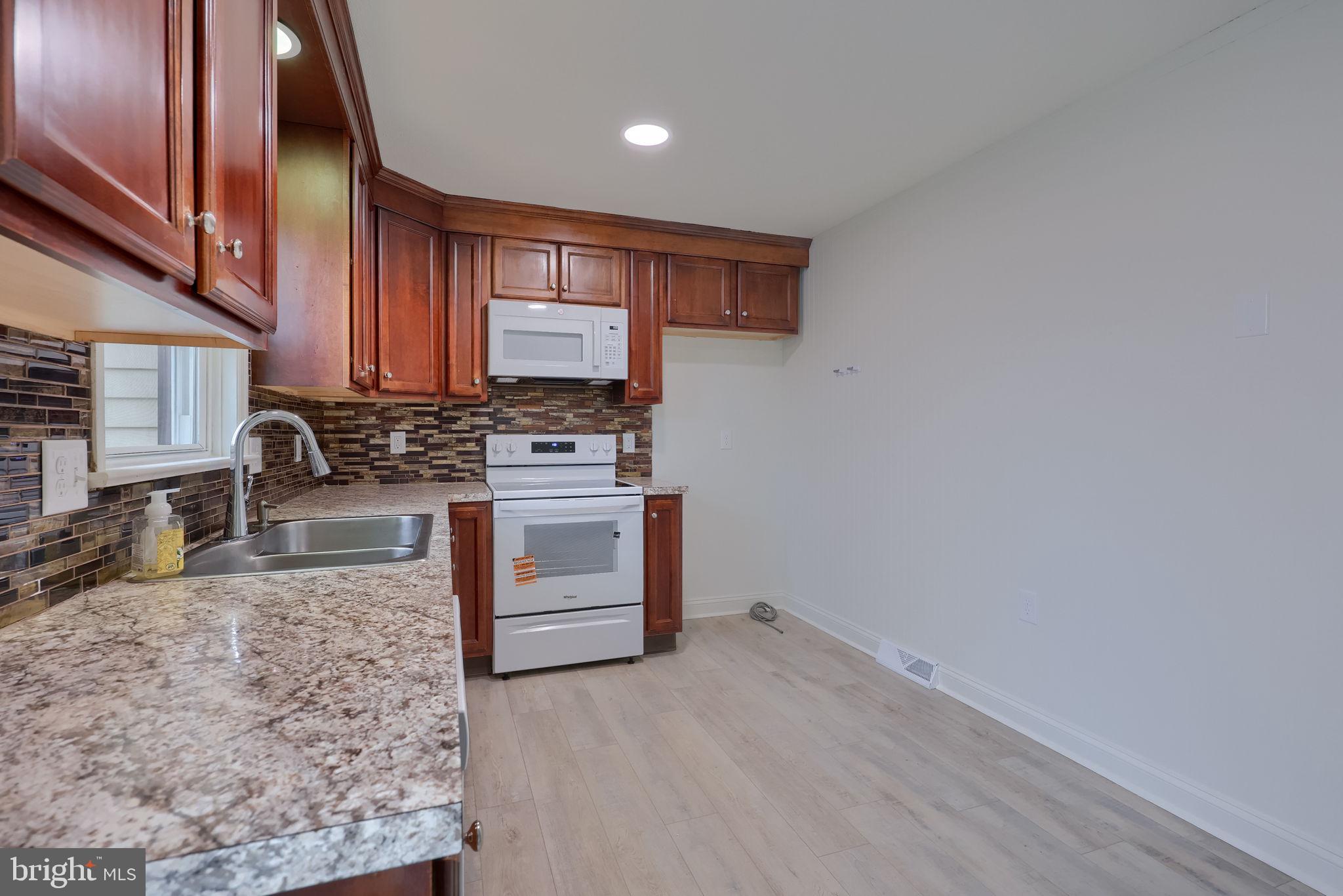 CONSTITUTION SQUARE - Residential