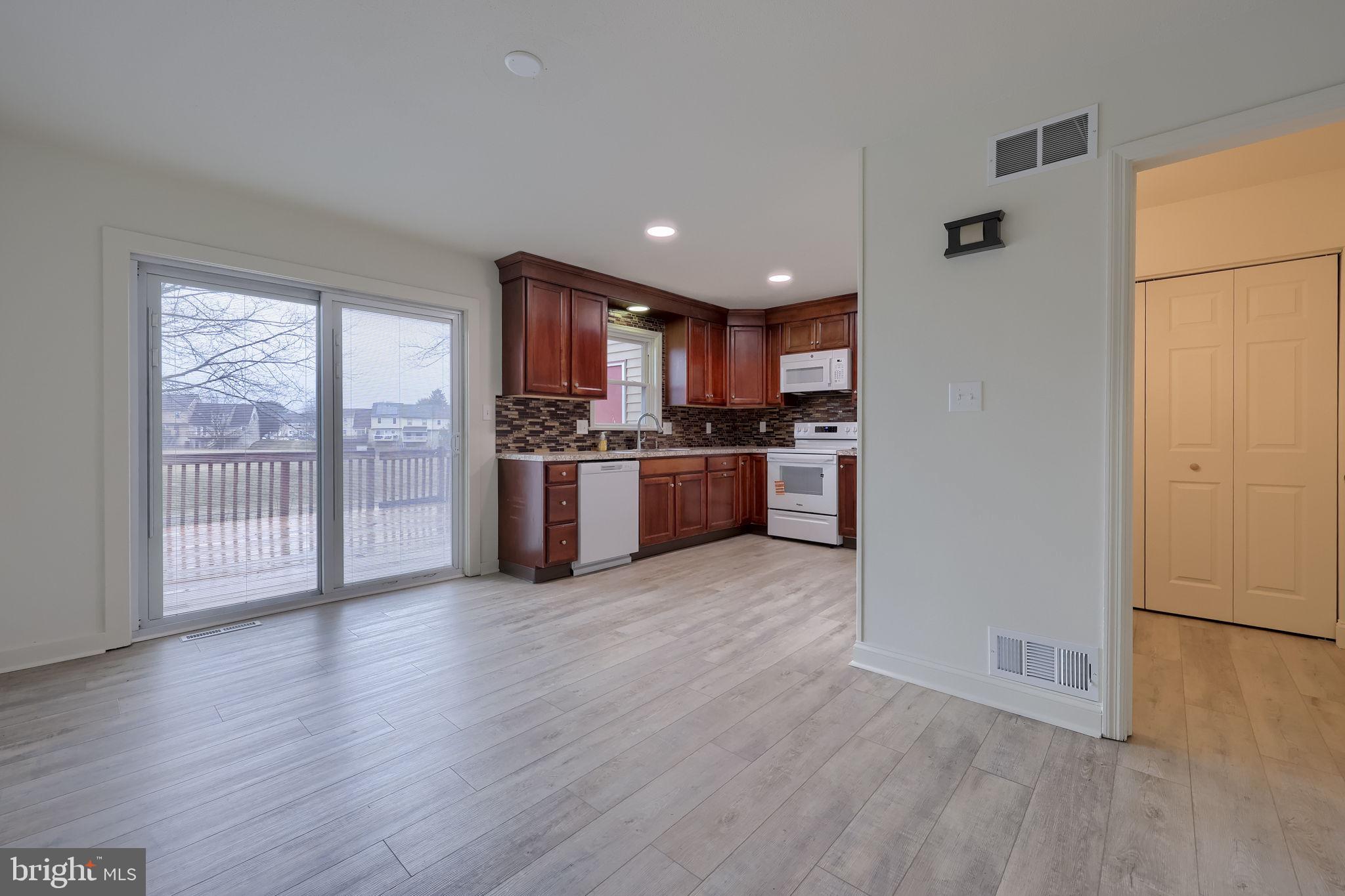 CONSTITUTION SQUARE - Residential