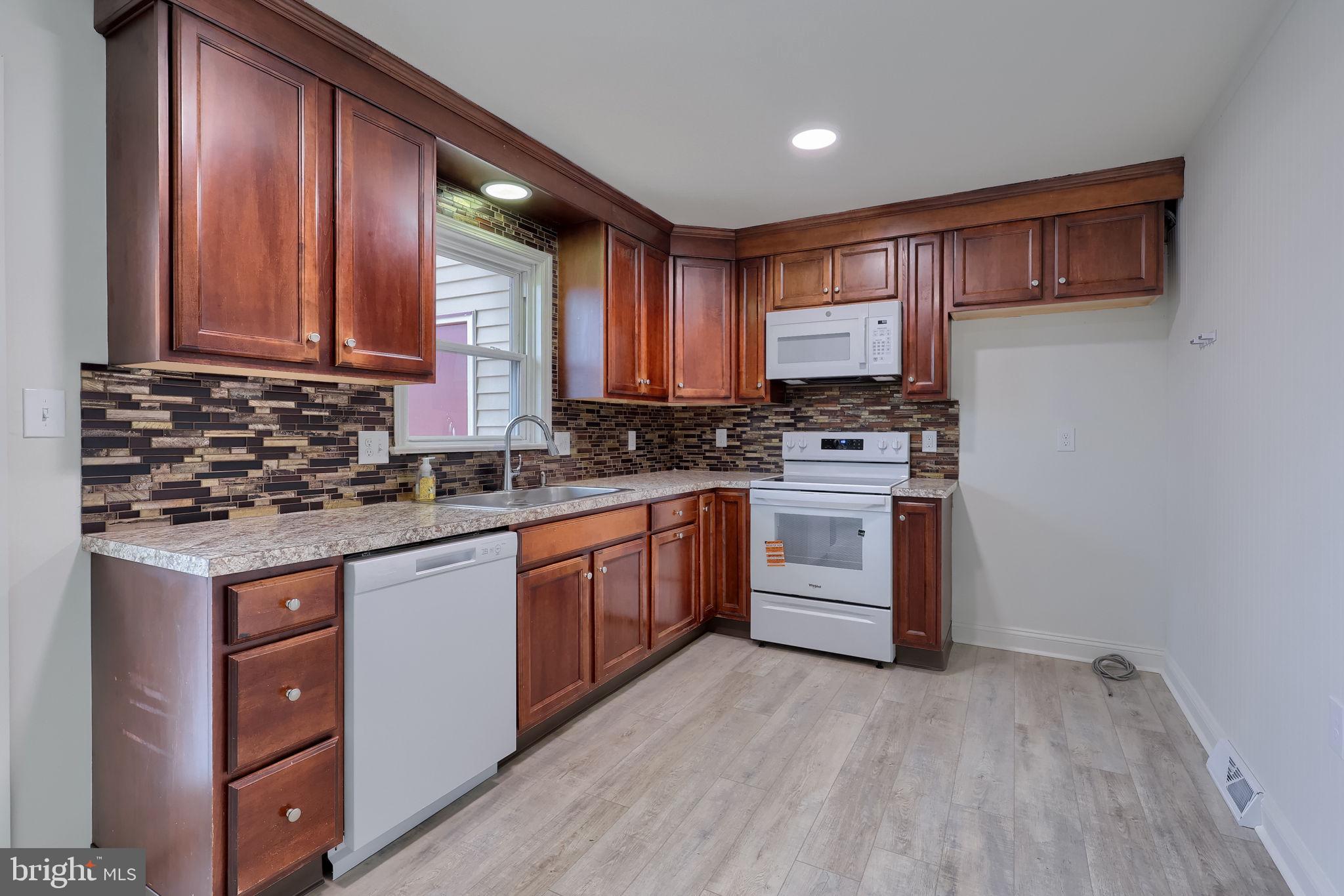 CONSTITUTION SQUARE - Residential