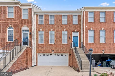 Townhouse For Sale - 22536 Welborne Manor Square<br/> ASHBURN, VA 20148