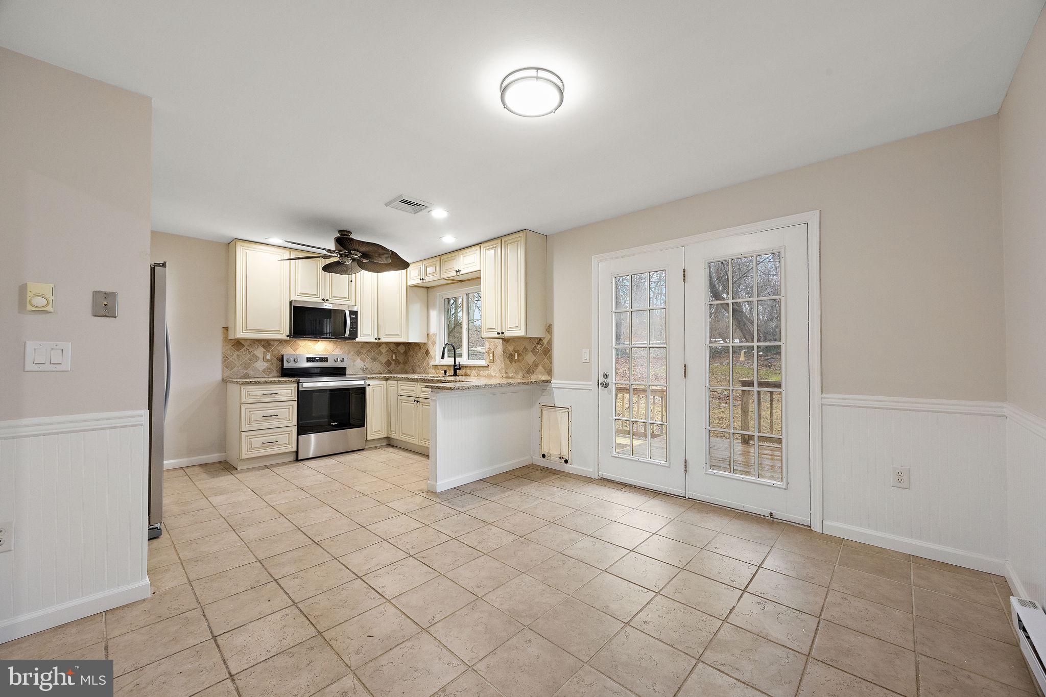 INGLESIDE VILLAGE - Residential