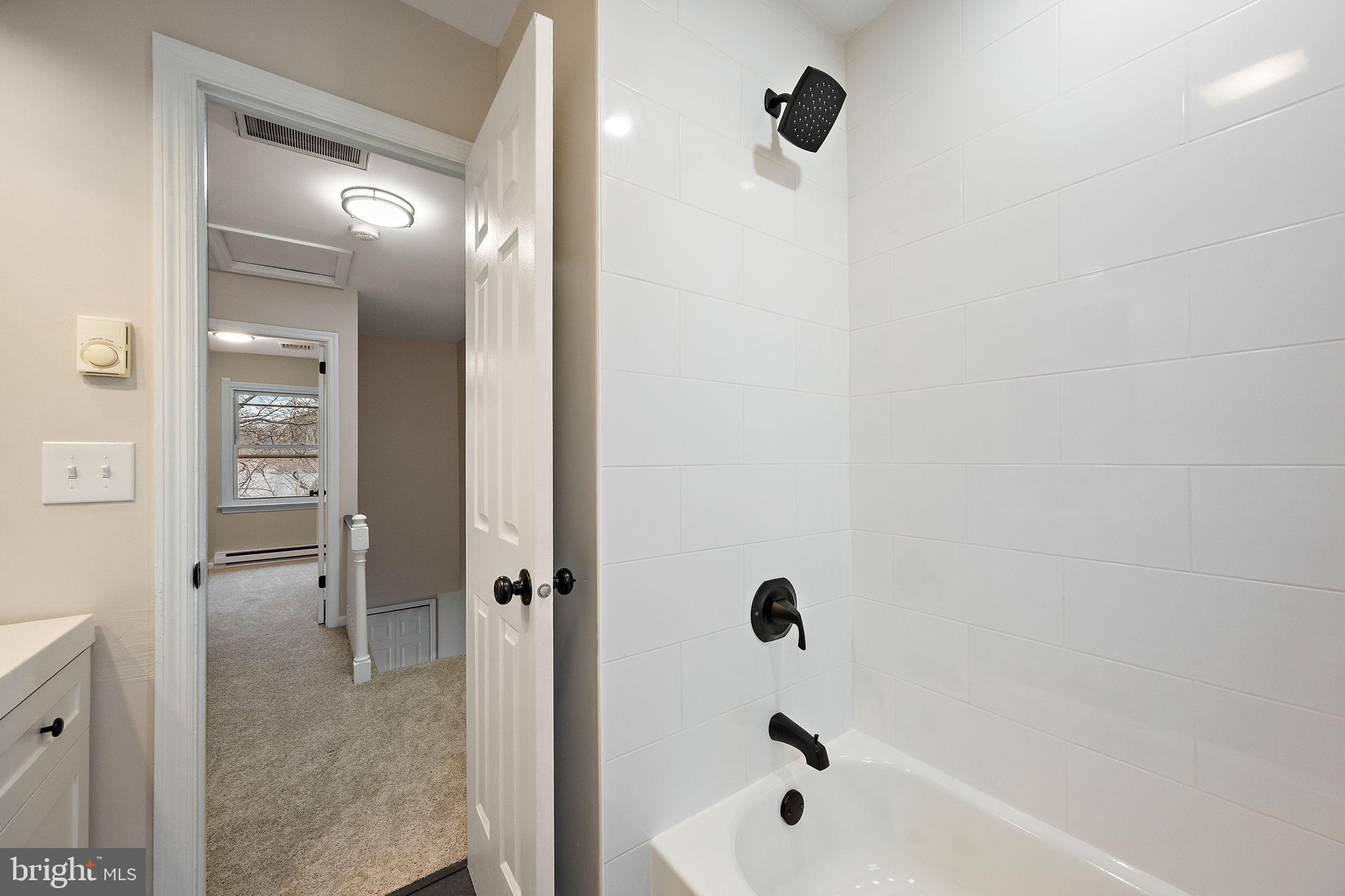 INGLESIDE VILLAGE - Residential