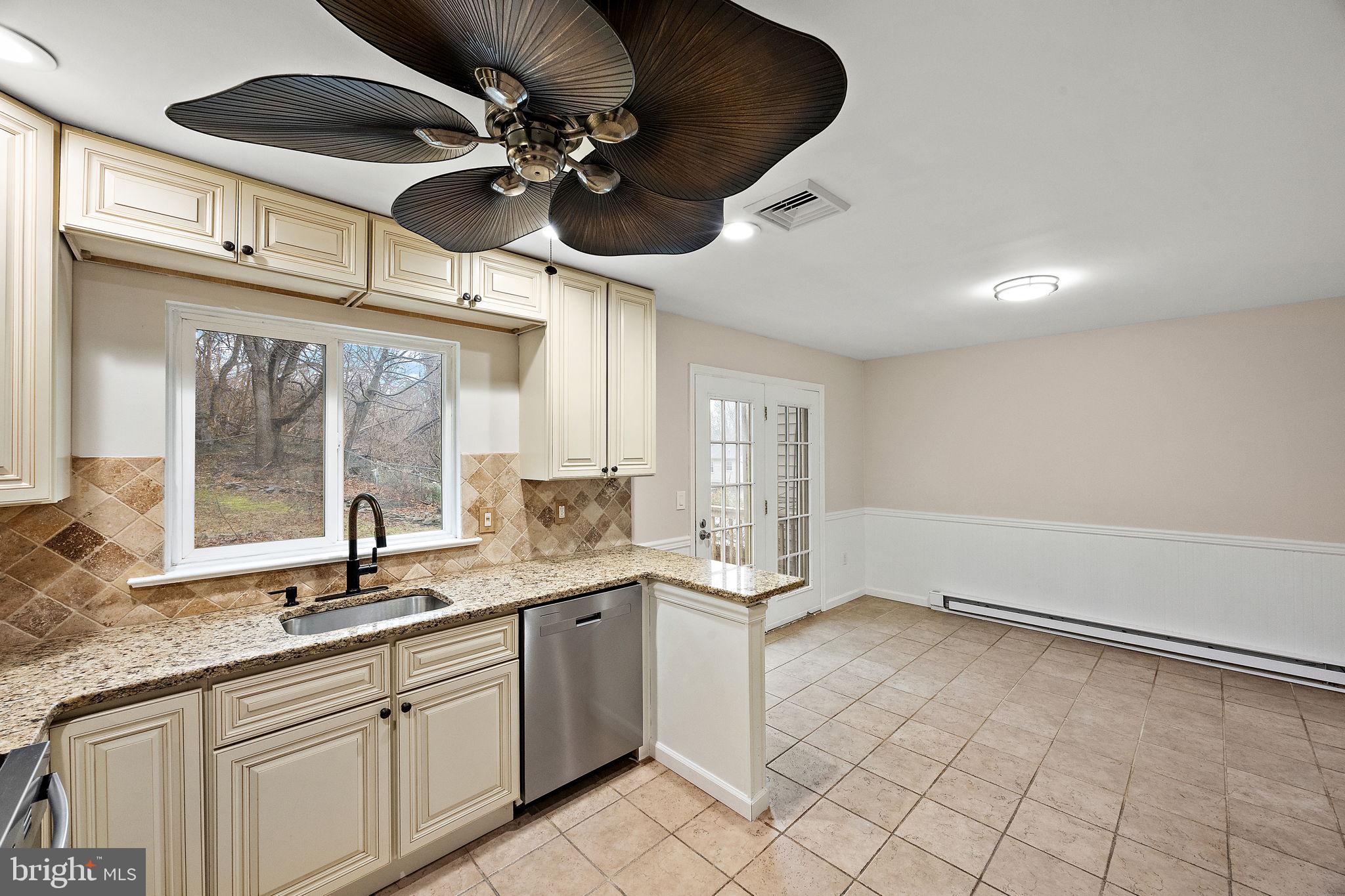 INGLESIDE VILLAGE - Residential