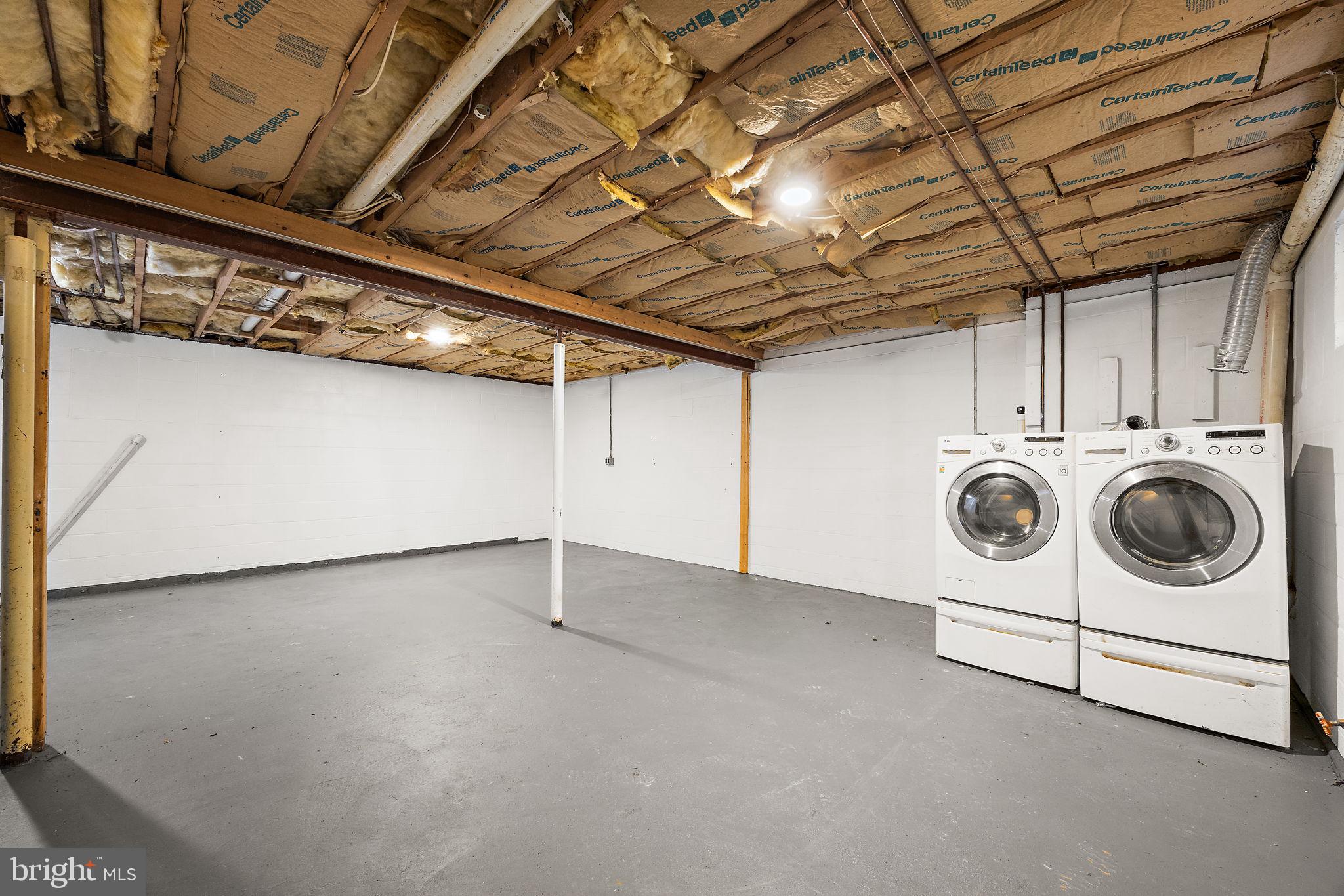 INGLESIDE VILLAGE - Residential