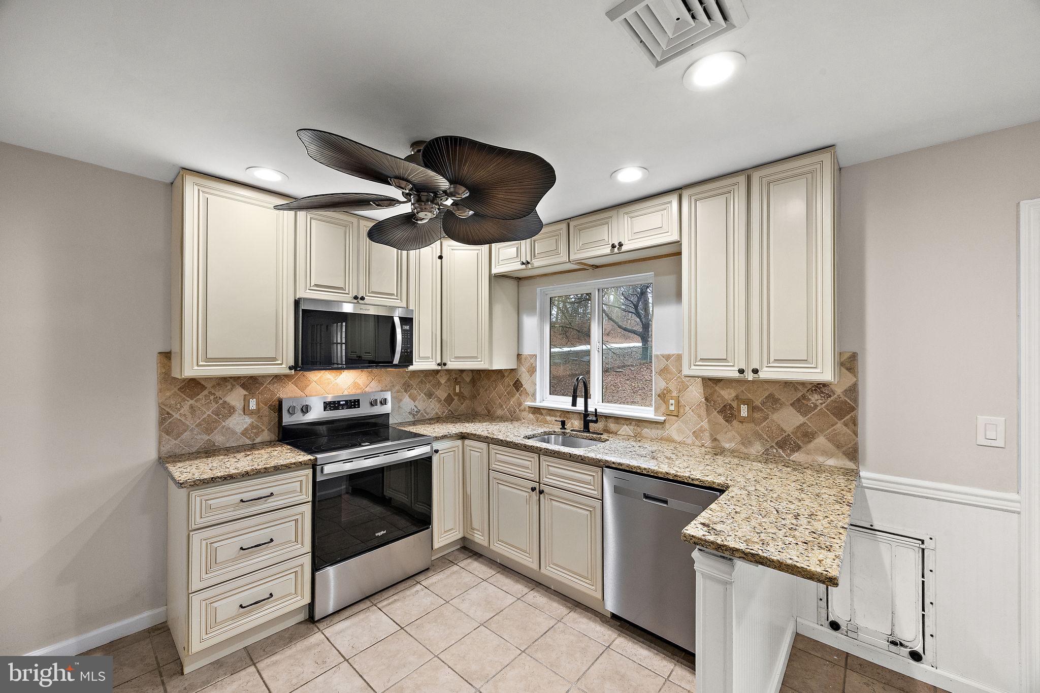 INGLESIDE VILLAGE - Residential