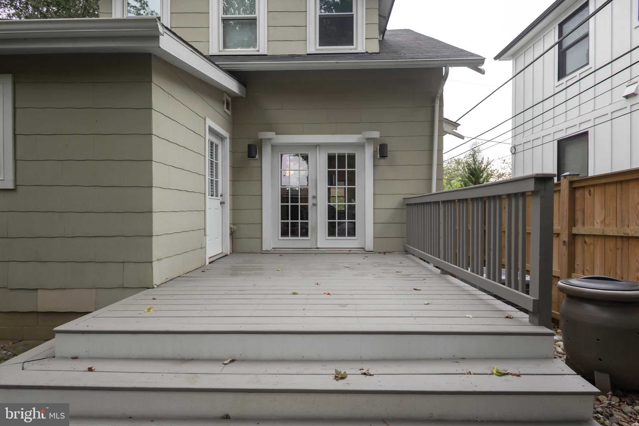 LYON PARK - Residential Lease