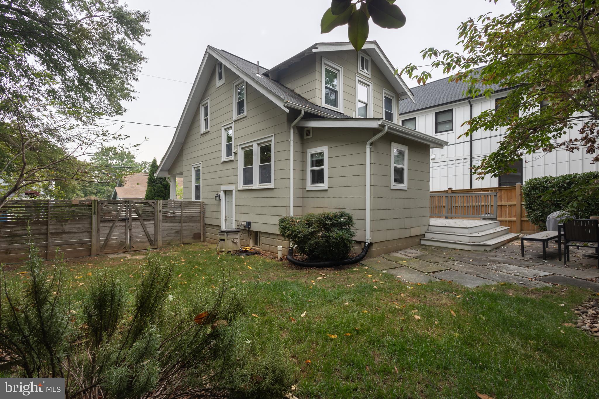 LYON PARK - Residential Lease