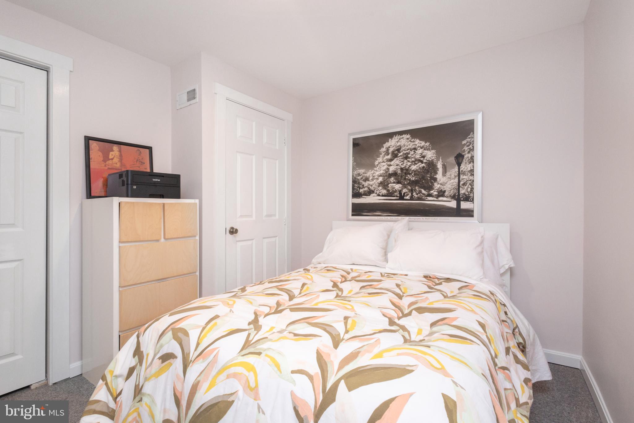 LYON PARK - Residential Lease