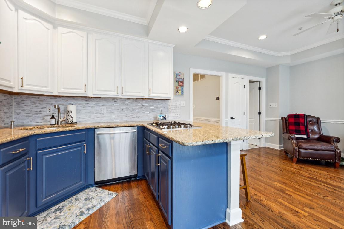 ROSE HILL FALLS - Residential